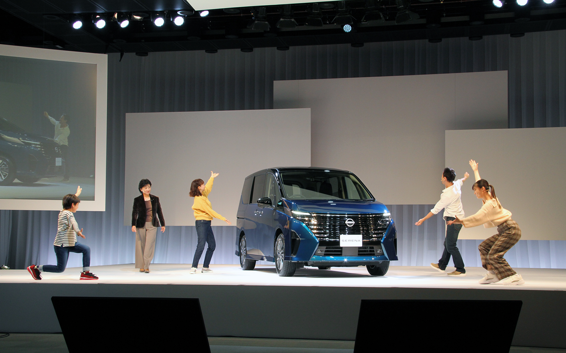 新型セレナのアンベール