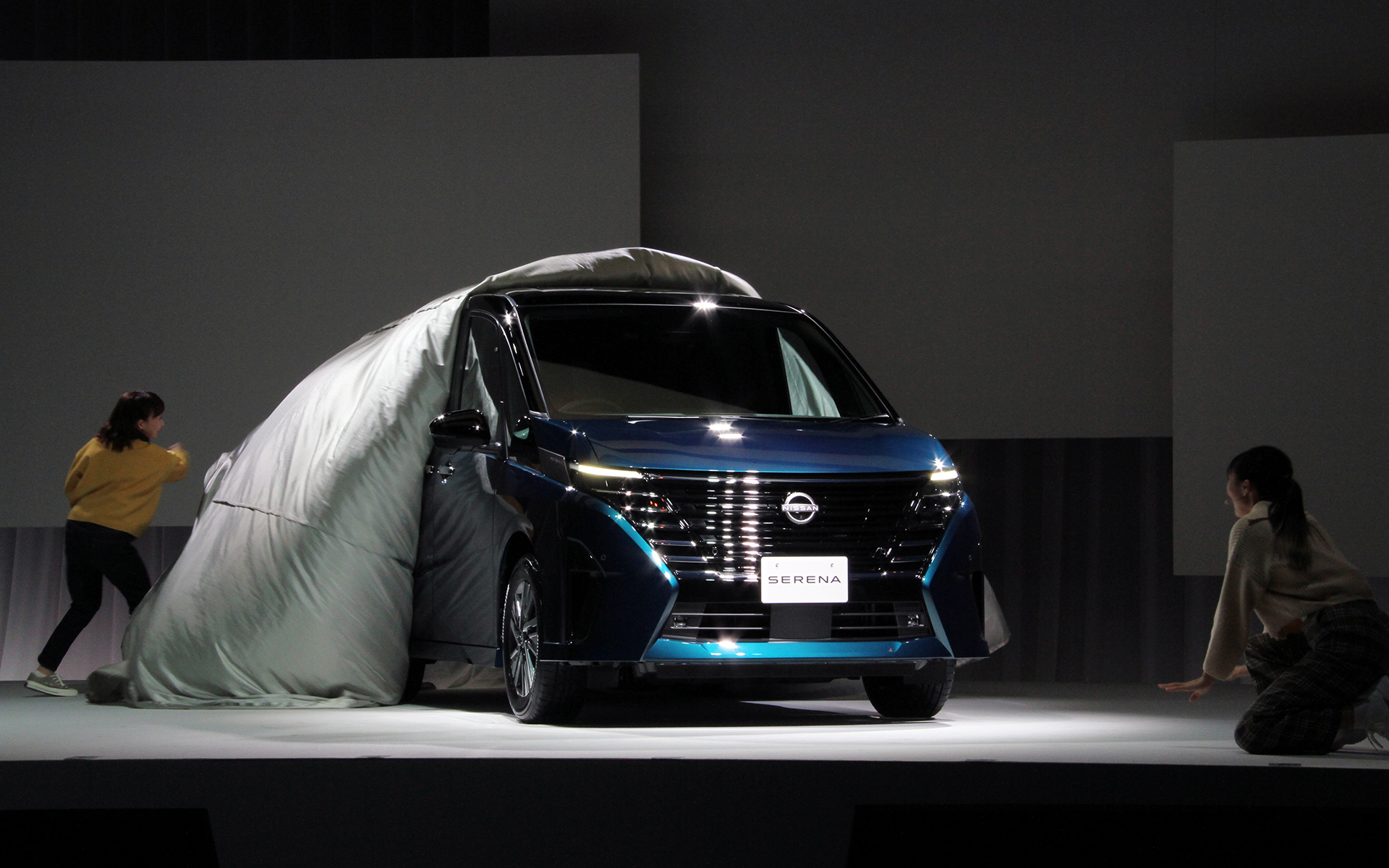 新型セレナのアンベール