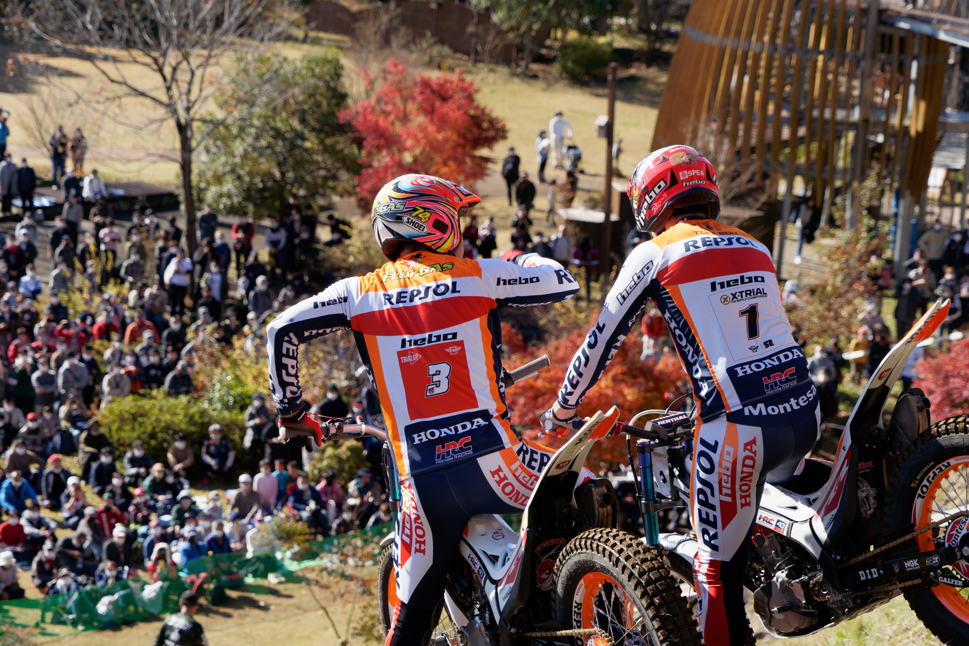 トニー・ボウ選手と同じレプソルカラーのユニフォームで肩を並べる風景も、見納め