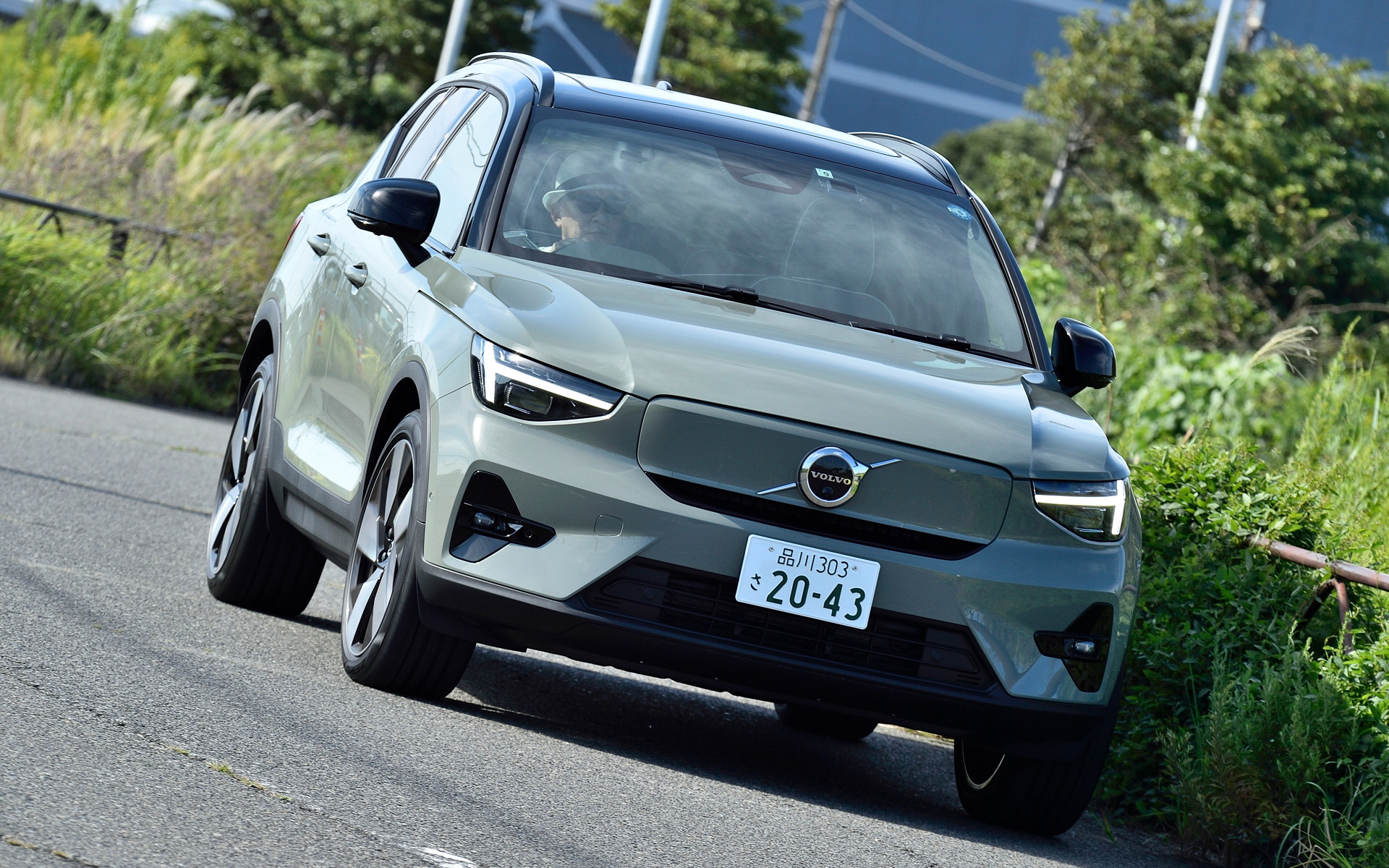 XC40 RECHARGE ULTIMATE TWIN MOTOR（ツインモーター）
