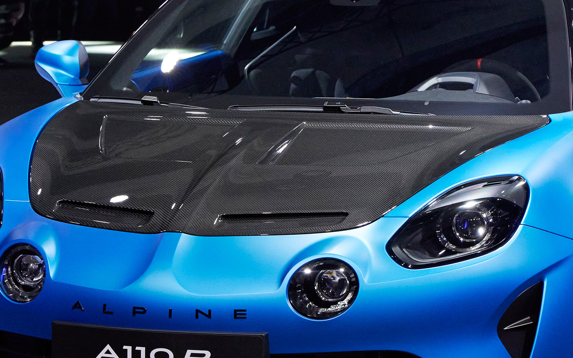 カーボン製ボンネット