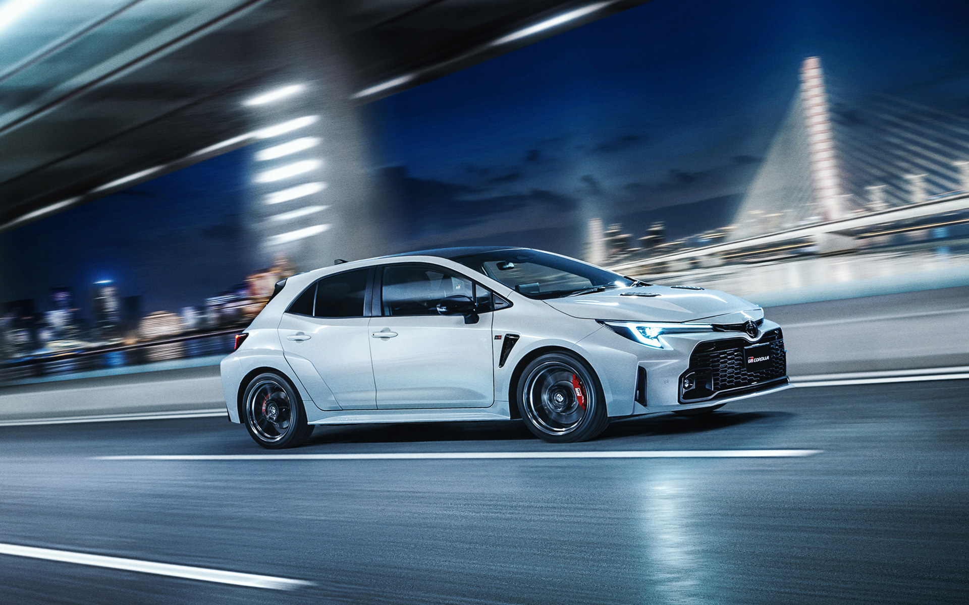 GRカローラ RZ（ボディカラー：プラチナホワイトパールマイカ）