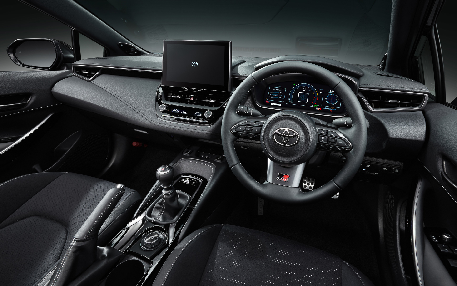 GRカローラ RZのコクピット（内装色：ブラック）