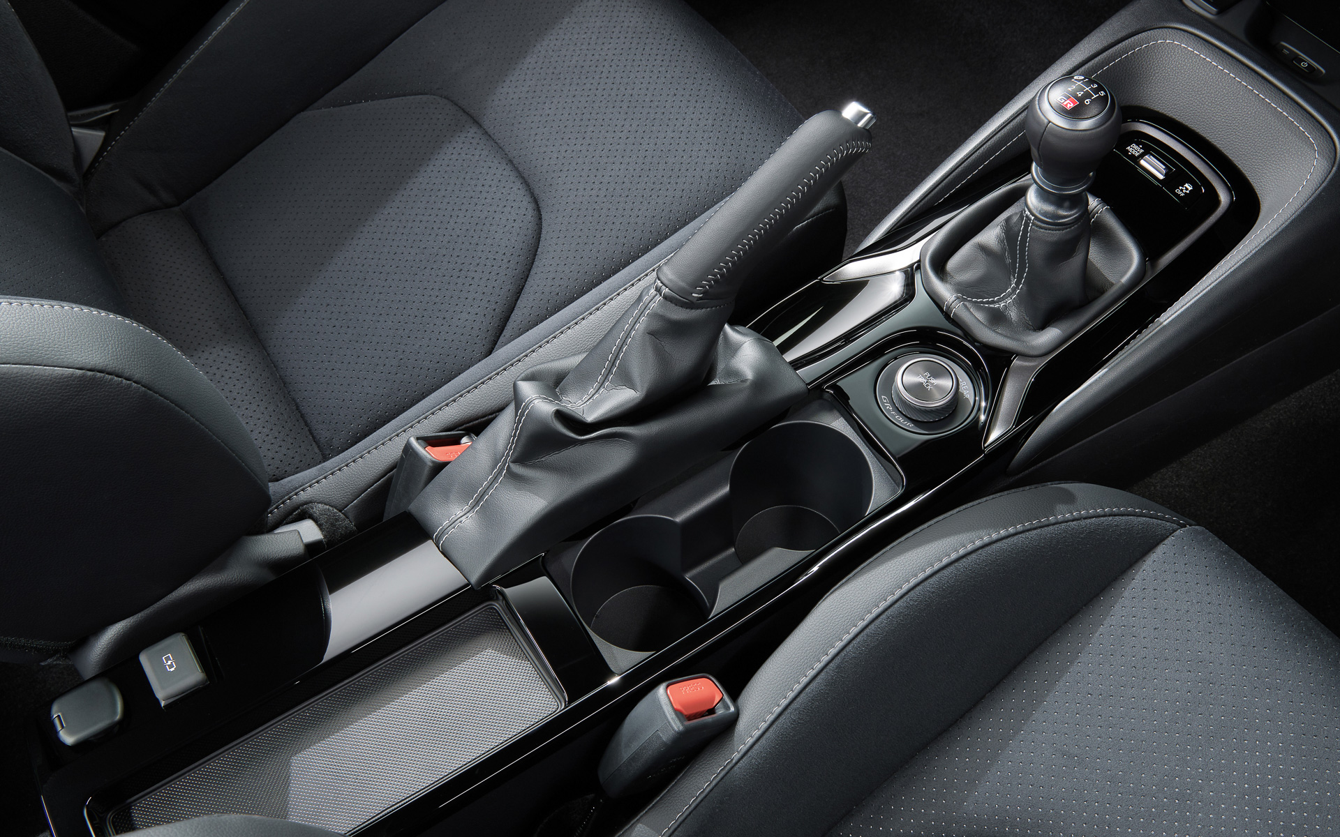 GRカローラ RZ ステッチ付合成皮革巻きセンターコンソール