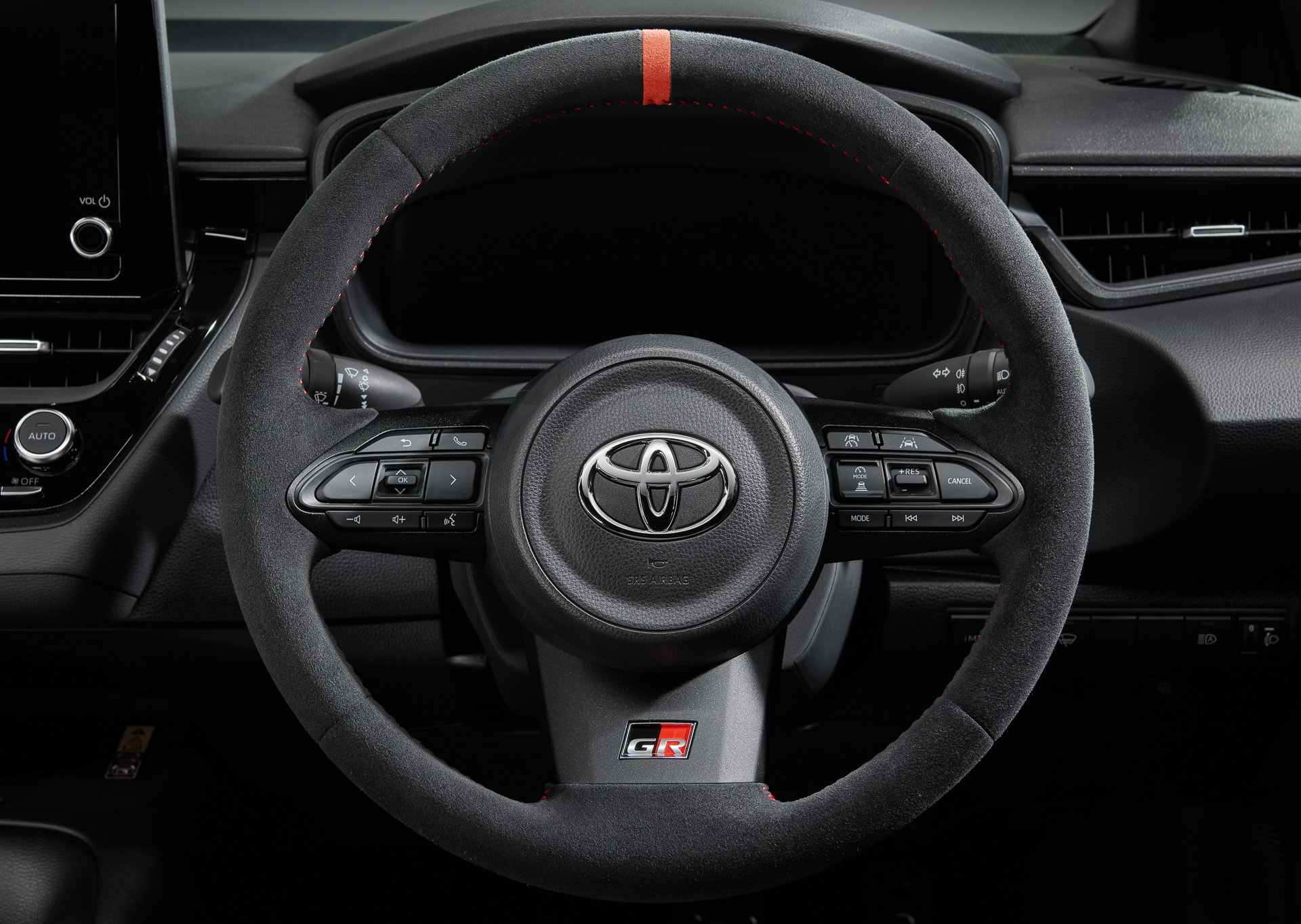 GRカローラウルトラスエード巻き3本スポークステアリング