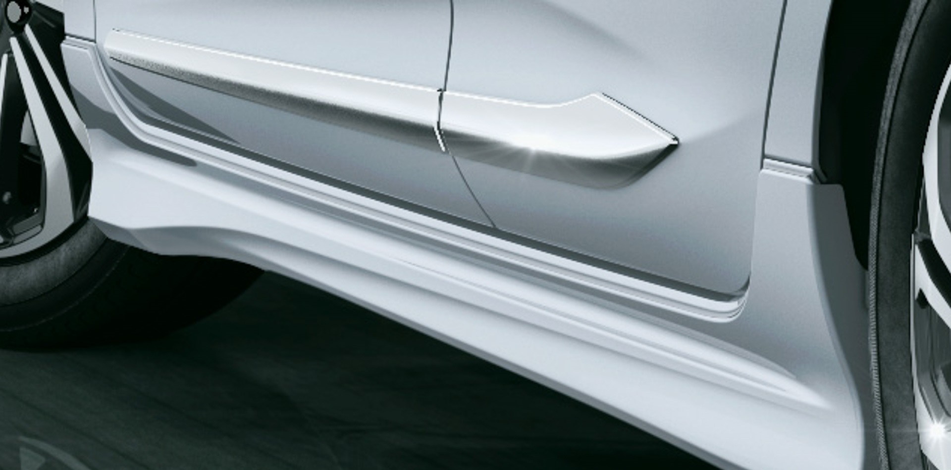 サイドスカートの価格は素地が4万1800円、塗装済が4万51000円