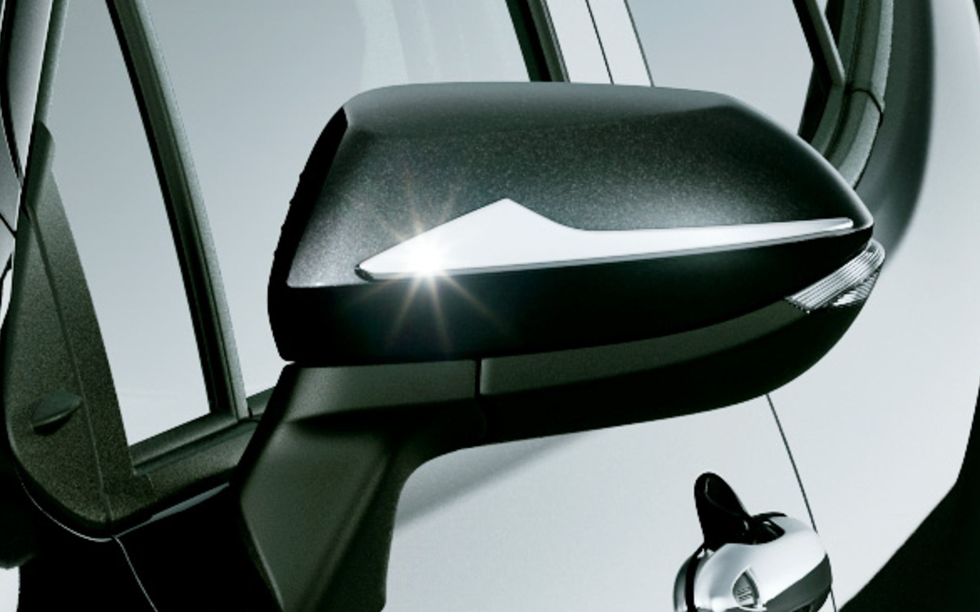 ミラーガーニッシュ（メッキ）の価格は1万6500円