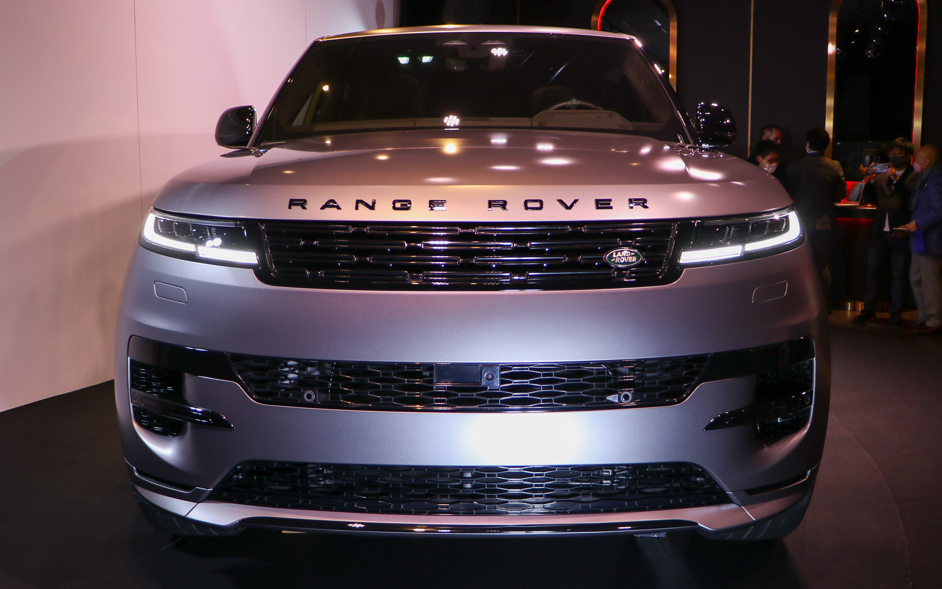 筋肉質でロー＆ワイドなスタイルを実現