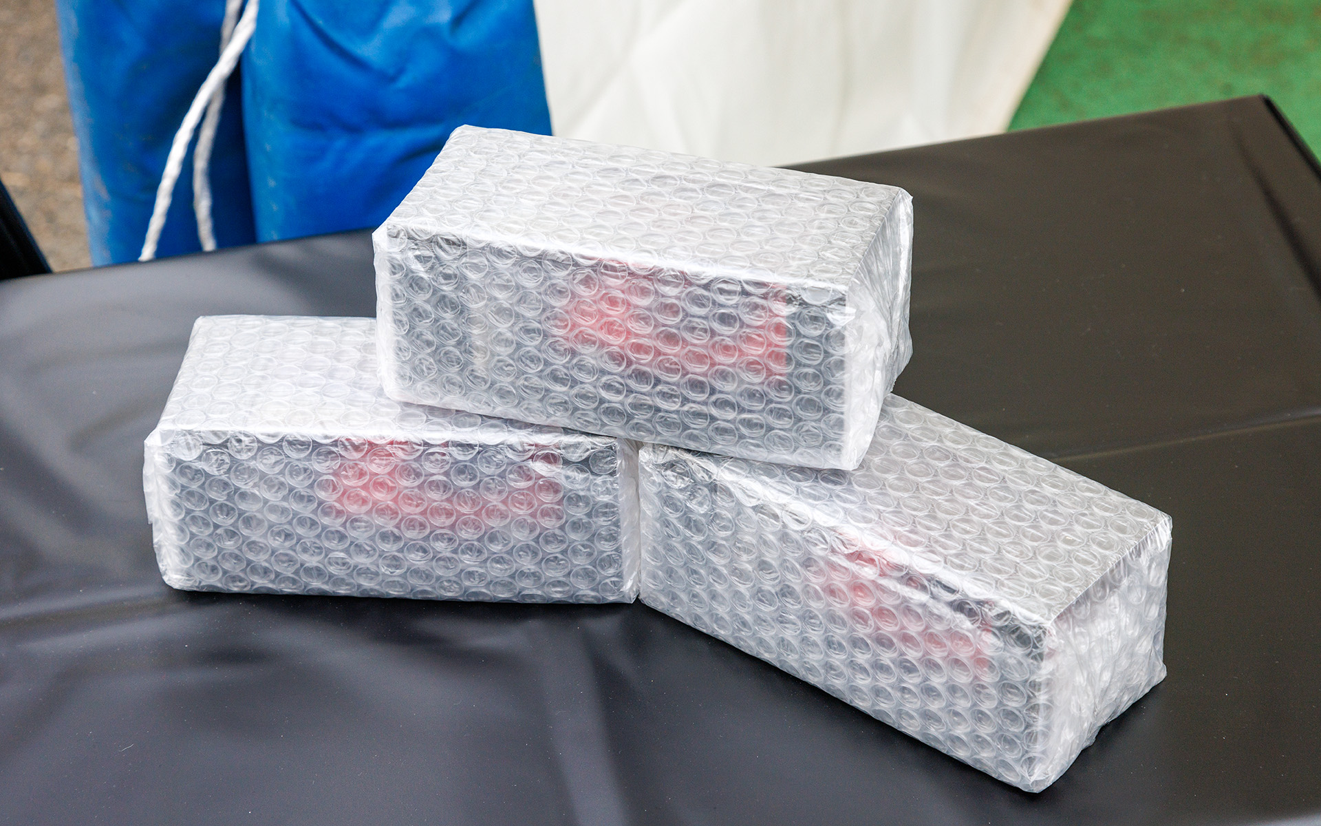 優勝チームを当てた場合の賞品。さらにチームと記念写真も撮れる