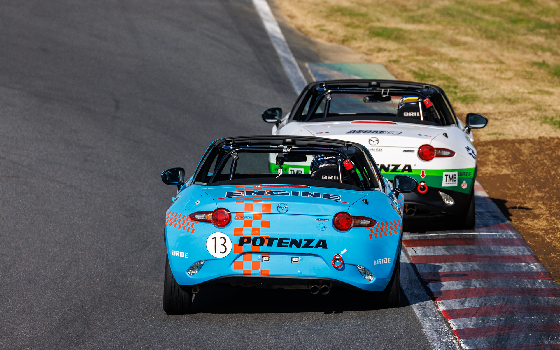 上位チームも周回を重ねていく