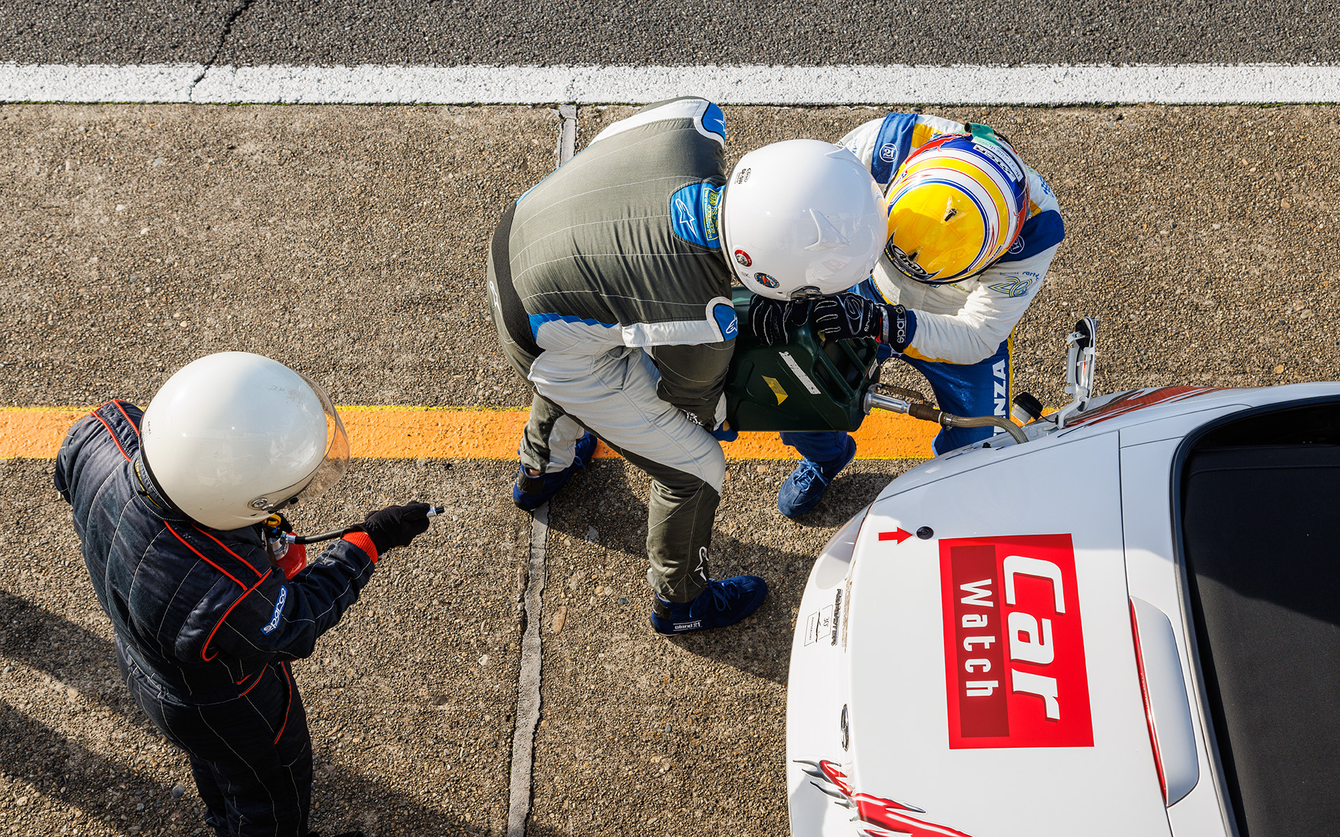 第4ドライバーにスイッチする際、給油も行なった。給油の際は3分の停車が義務付けられている