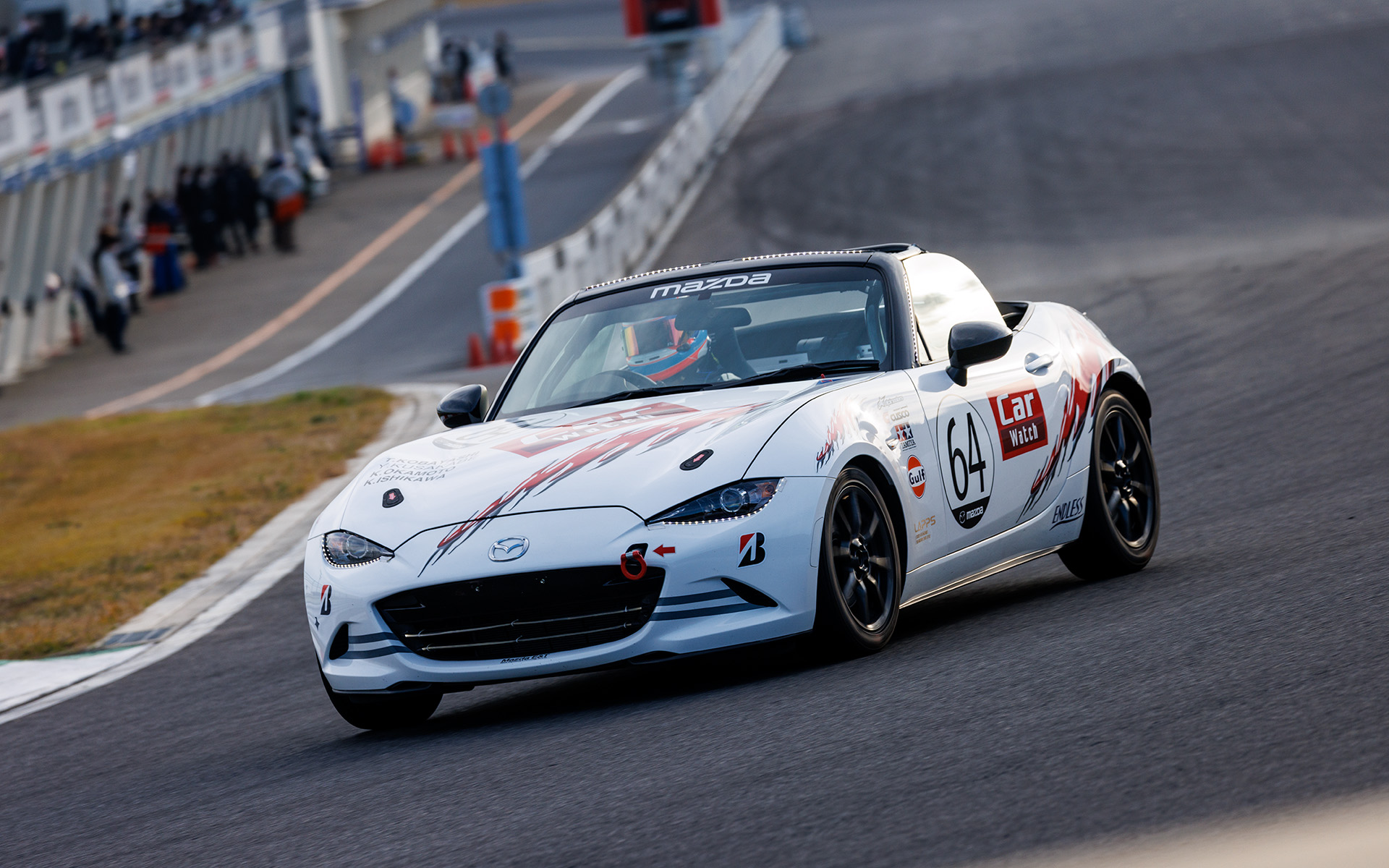 順位を維持するためにもチームCar Watchロードスターはひたすら走る