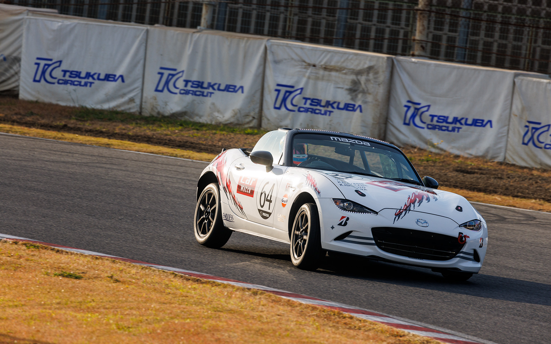 順位を維持するためにもチームCar Watchロードスターはひたすら走る