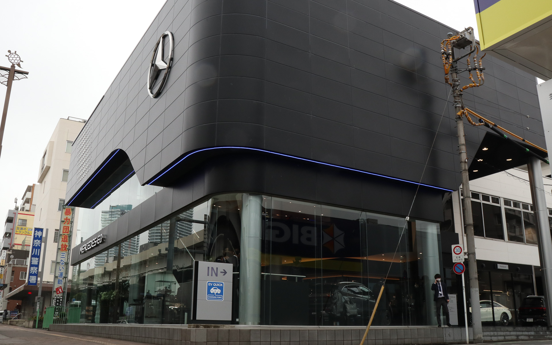 メルセデス EQ 横浜の店舗外観