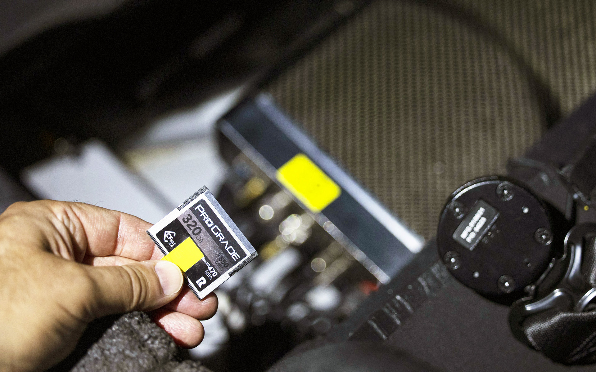 WRC、WRC2のマシンに搭載されてるプログレードデジタルのメモリーカード