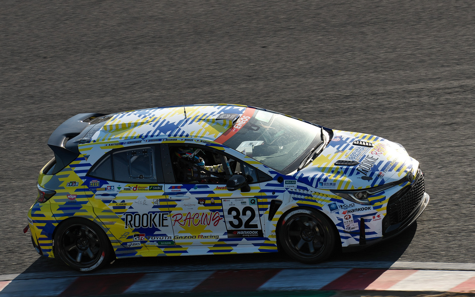 鈴鹿サーキットを走行するORC ROOKIE GR Corolla H2 concept