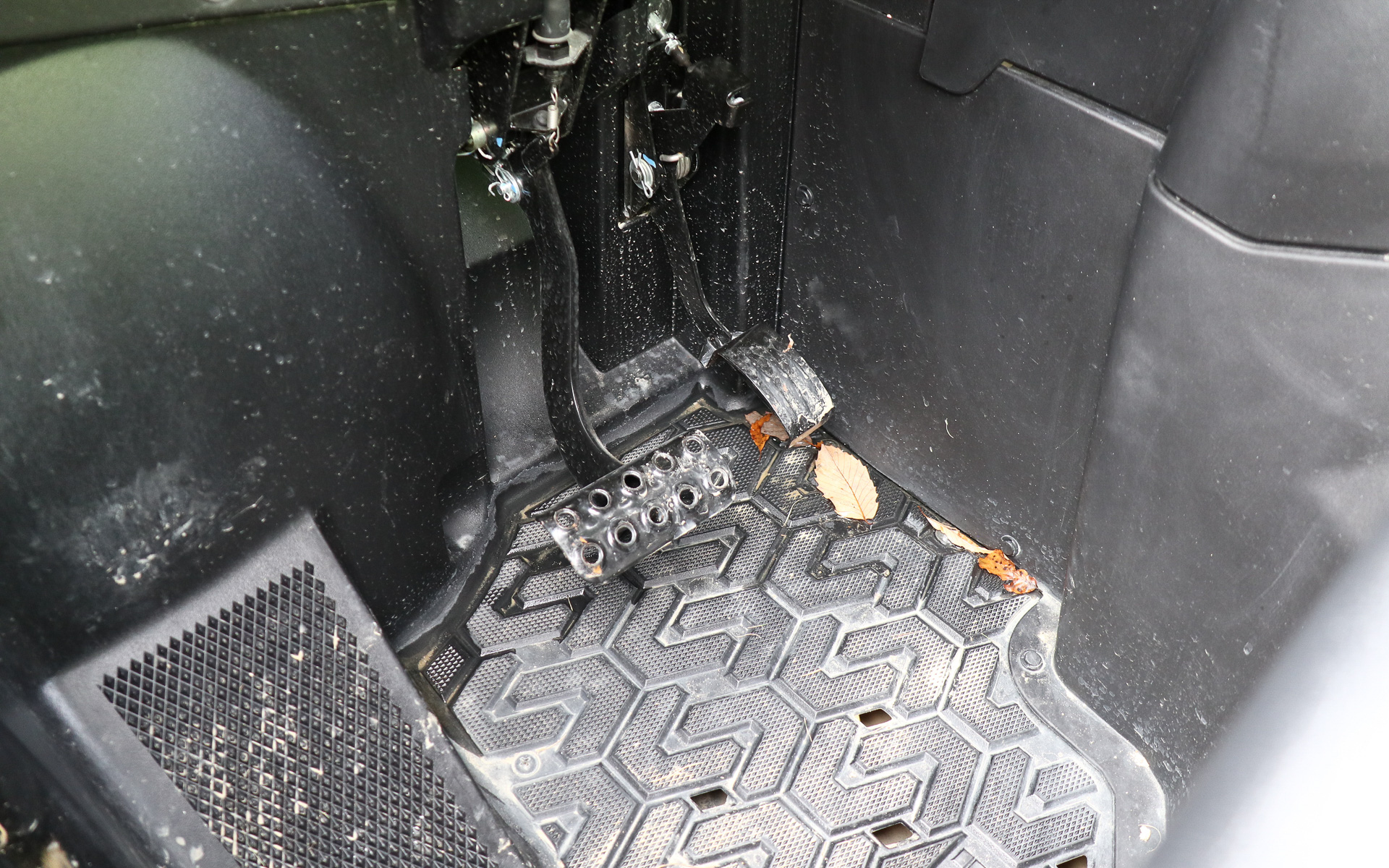 ペダルは2ペダル