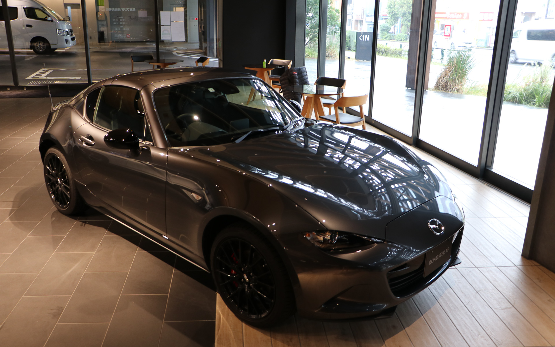 グレープレミアムメタリック