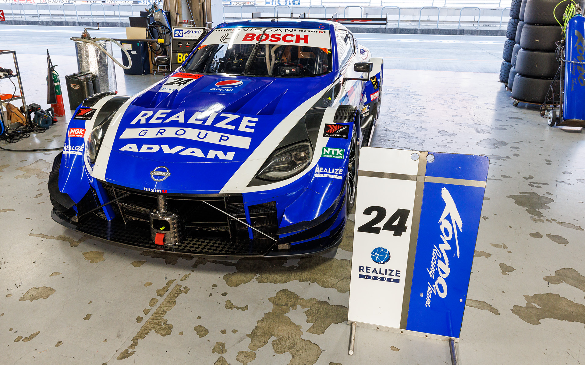 Realize corporation ADVAN Z（2022年SUPER GT GT500）