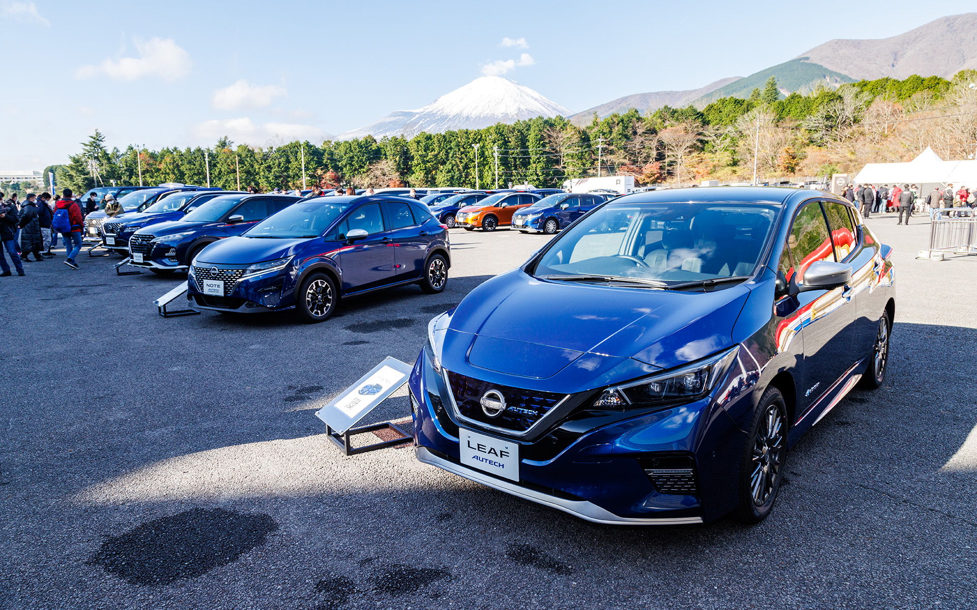 AUTECHブランド車の展示