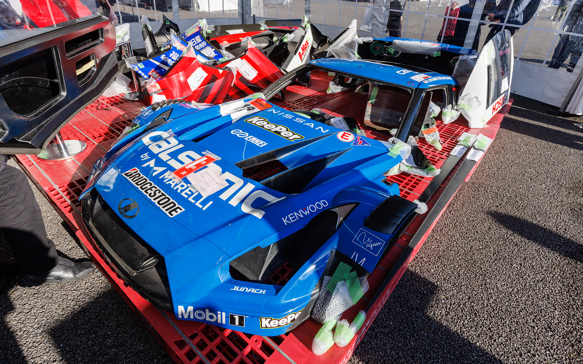 朝早くから人気を集めていたガレージセール