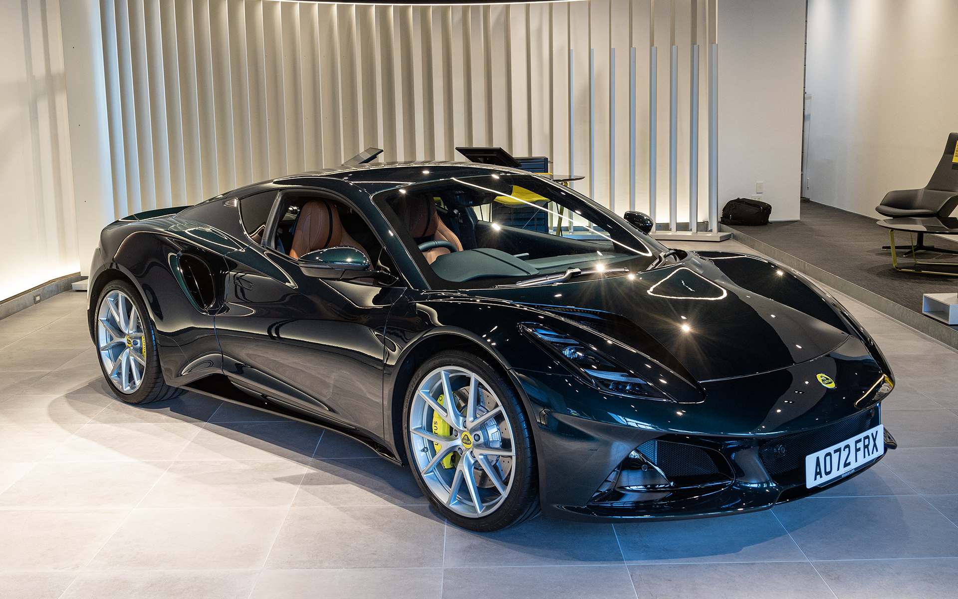 エミーラ V6 ファーストエディション。トヨタ製V6エンジン搭載モデル