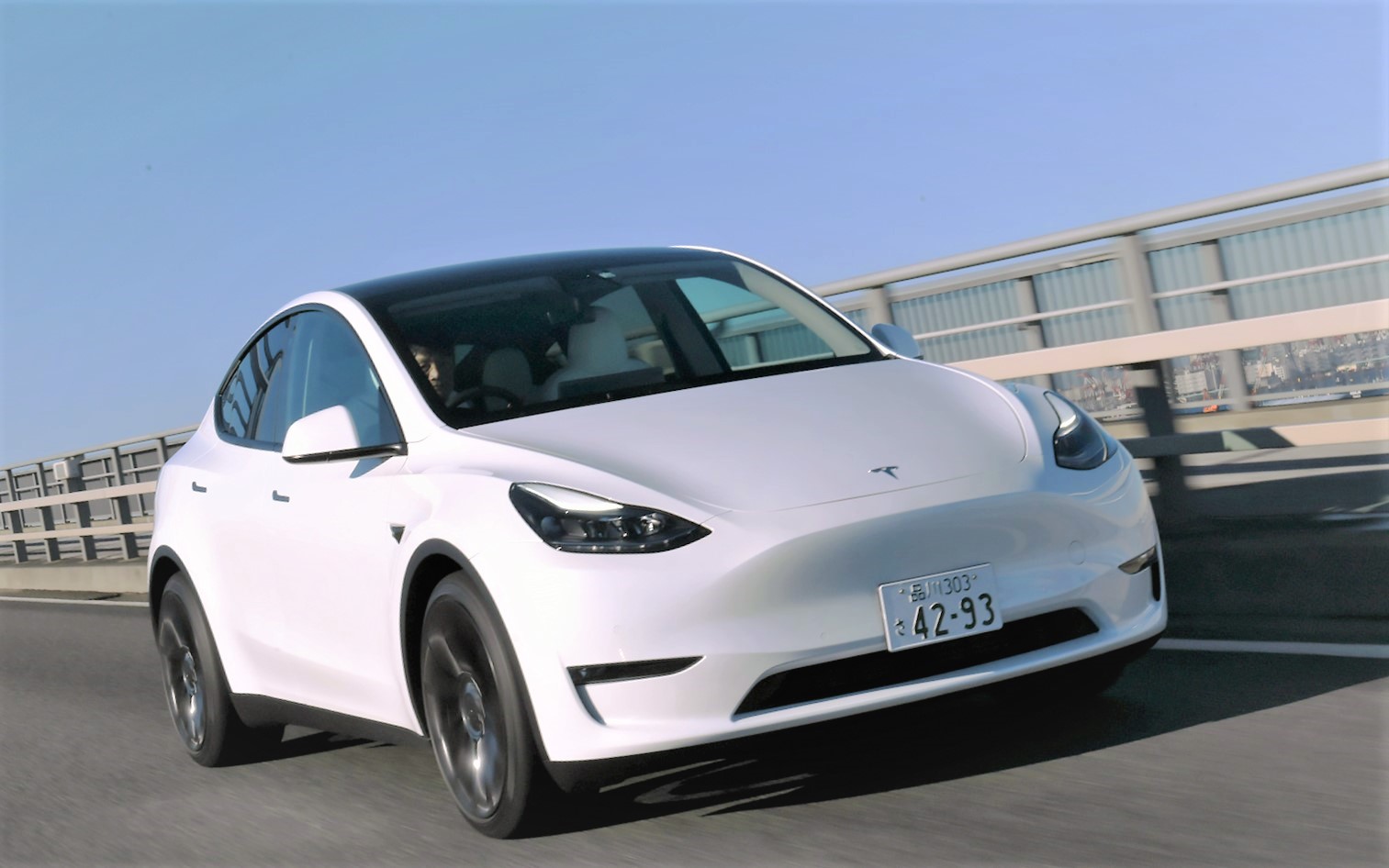 日本導入が始まったテスラ「モデルY」の上位グレード「パフォーマンス」に試乗