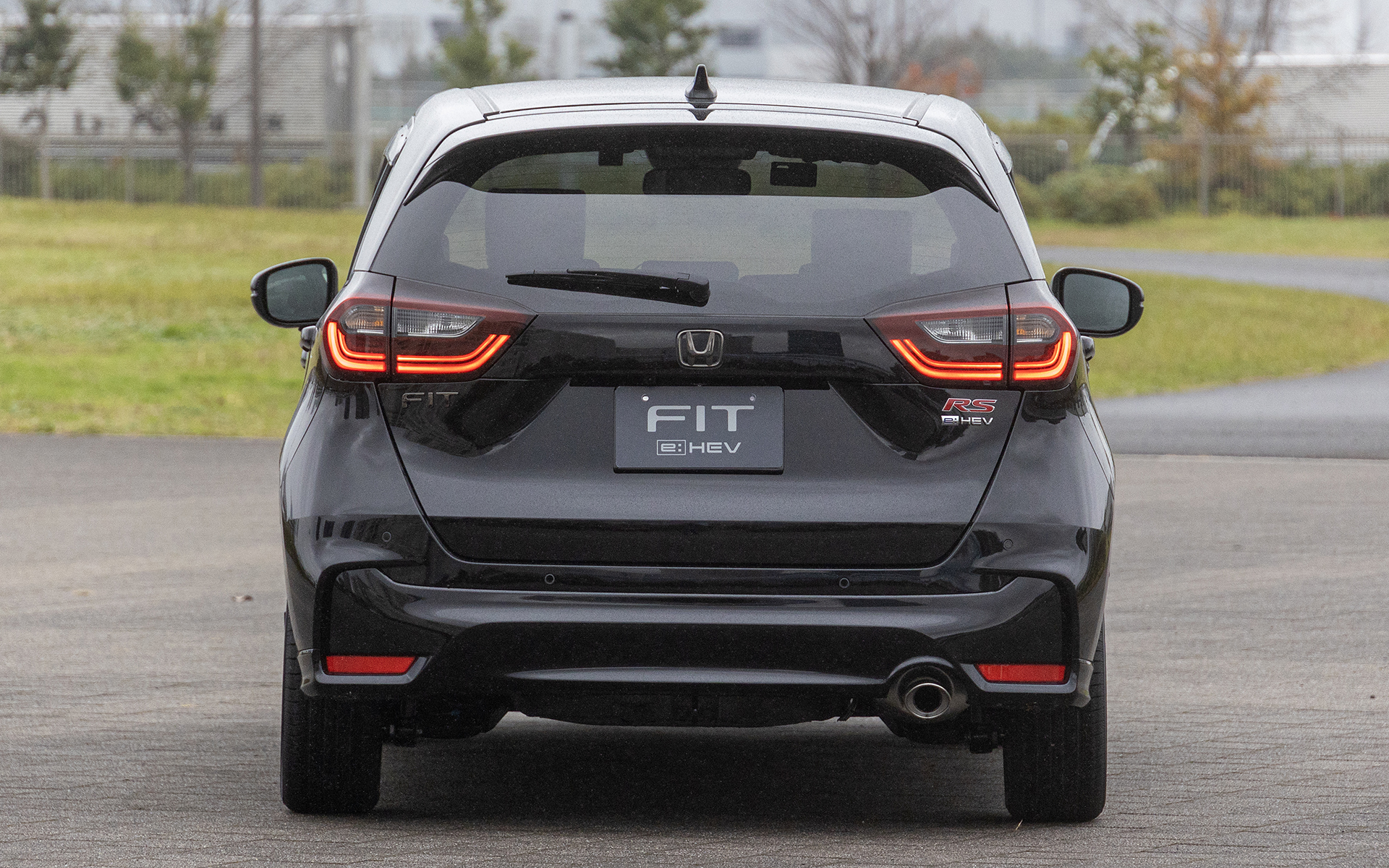 エンブレムはブラックエンブレムとなっている