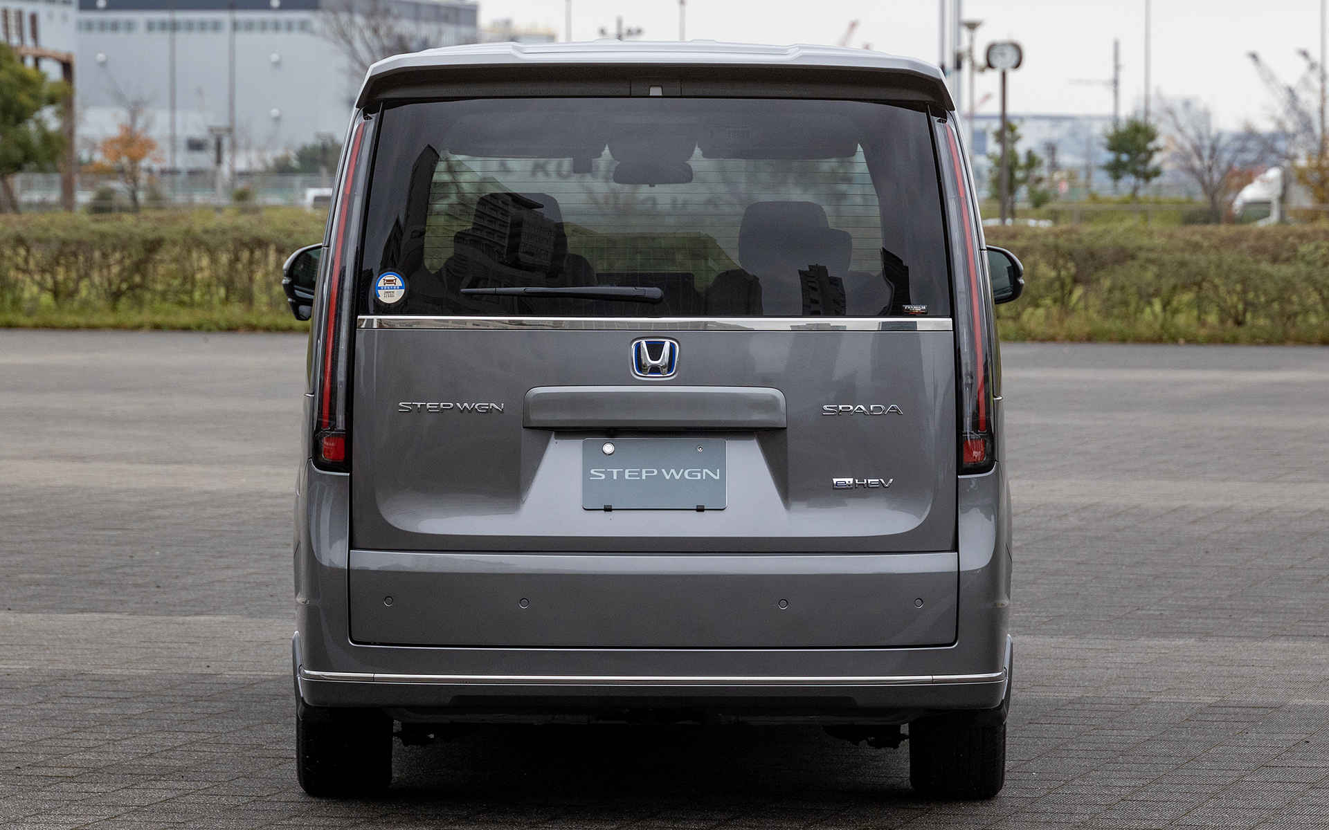 ホンダアクセス製の純正アクセサリーを装着した新型ステップワゴン スパーダ