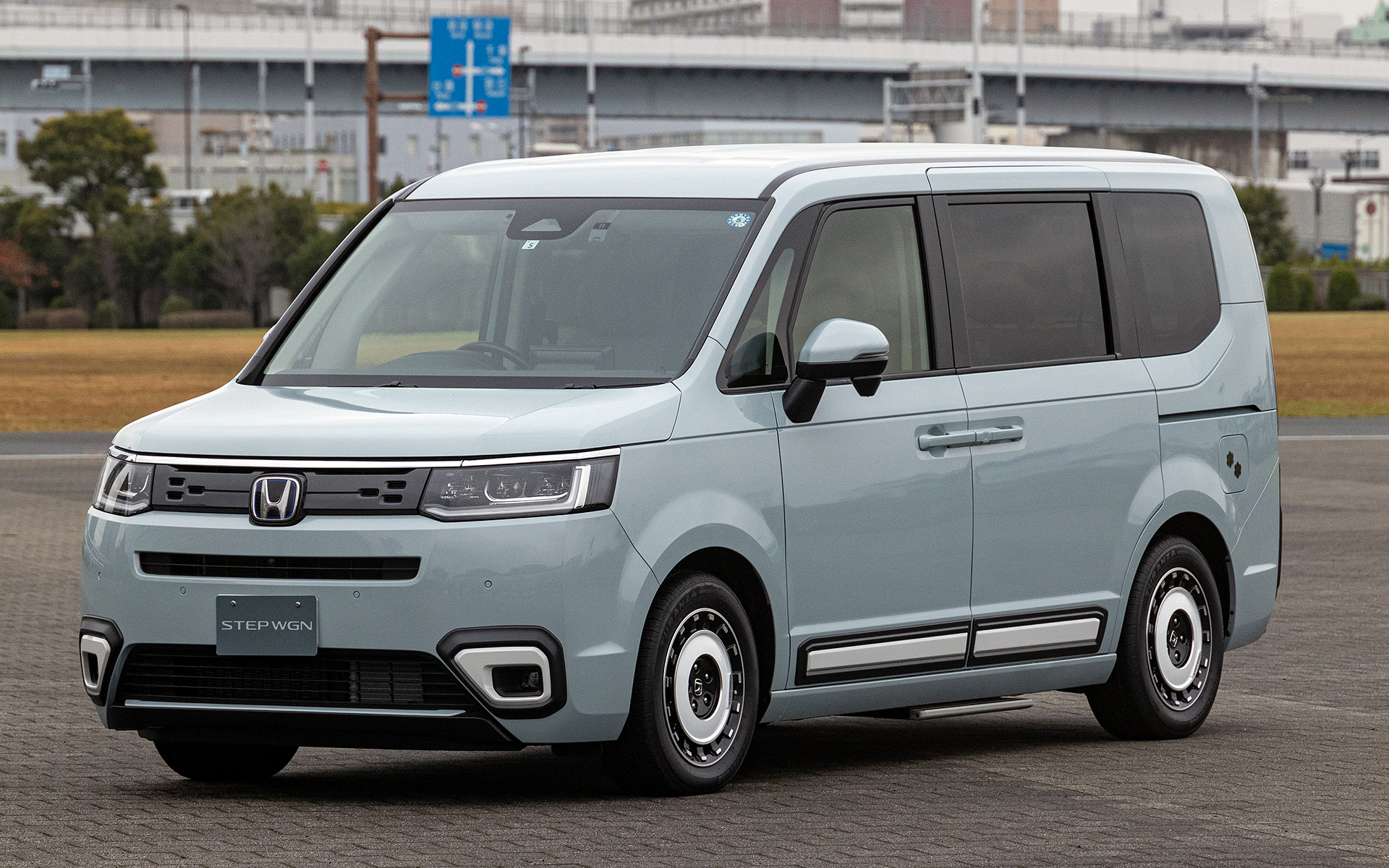 「エア」専用のエクステリアパーツ