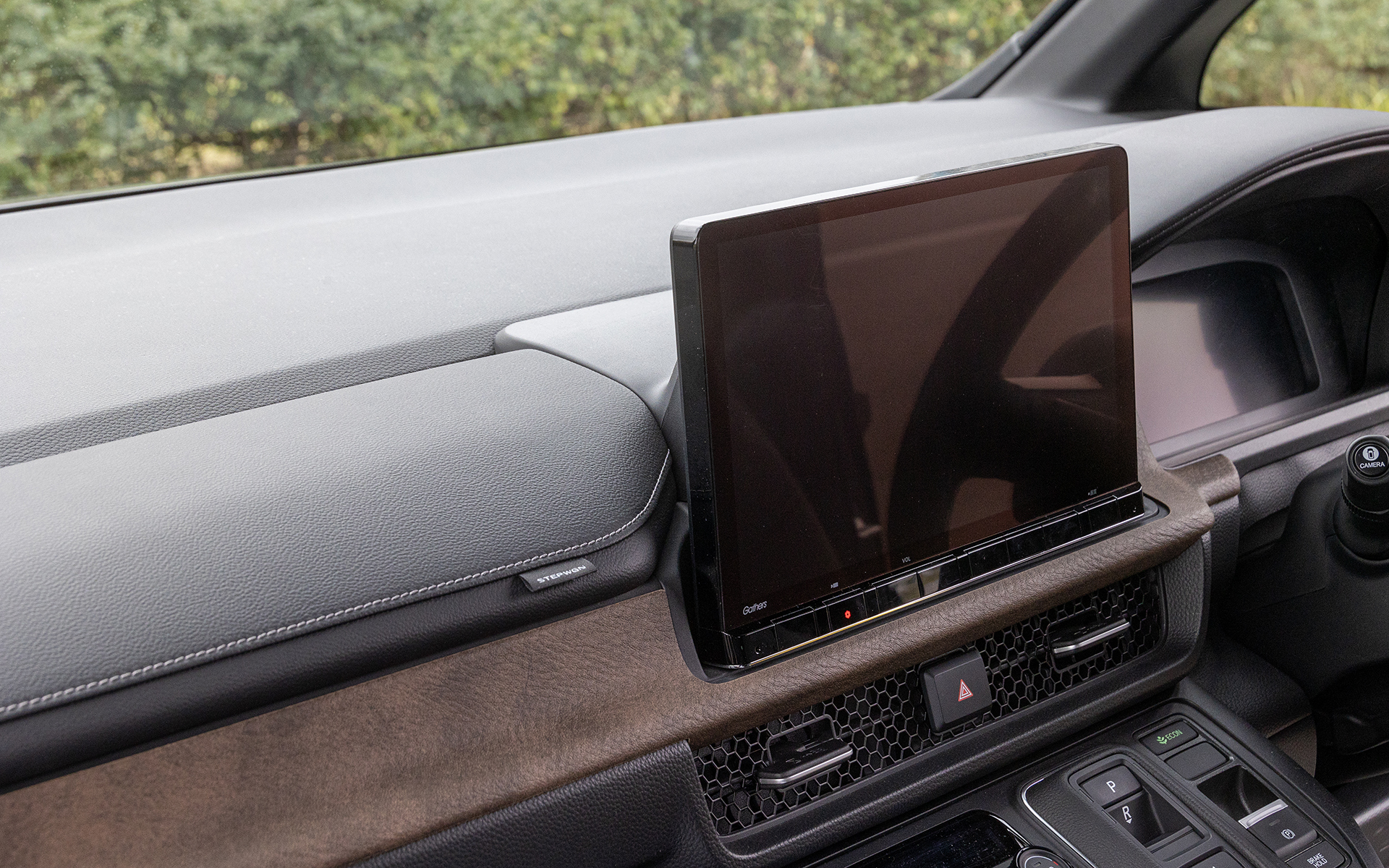 カーナビゲーションは11.4インチ HondaCONNECTナビ（LXM-237VFLi）を装着。価格は29万2600円