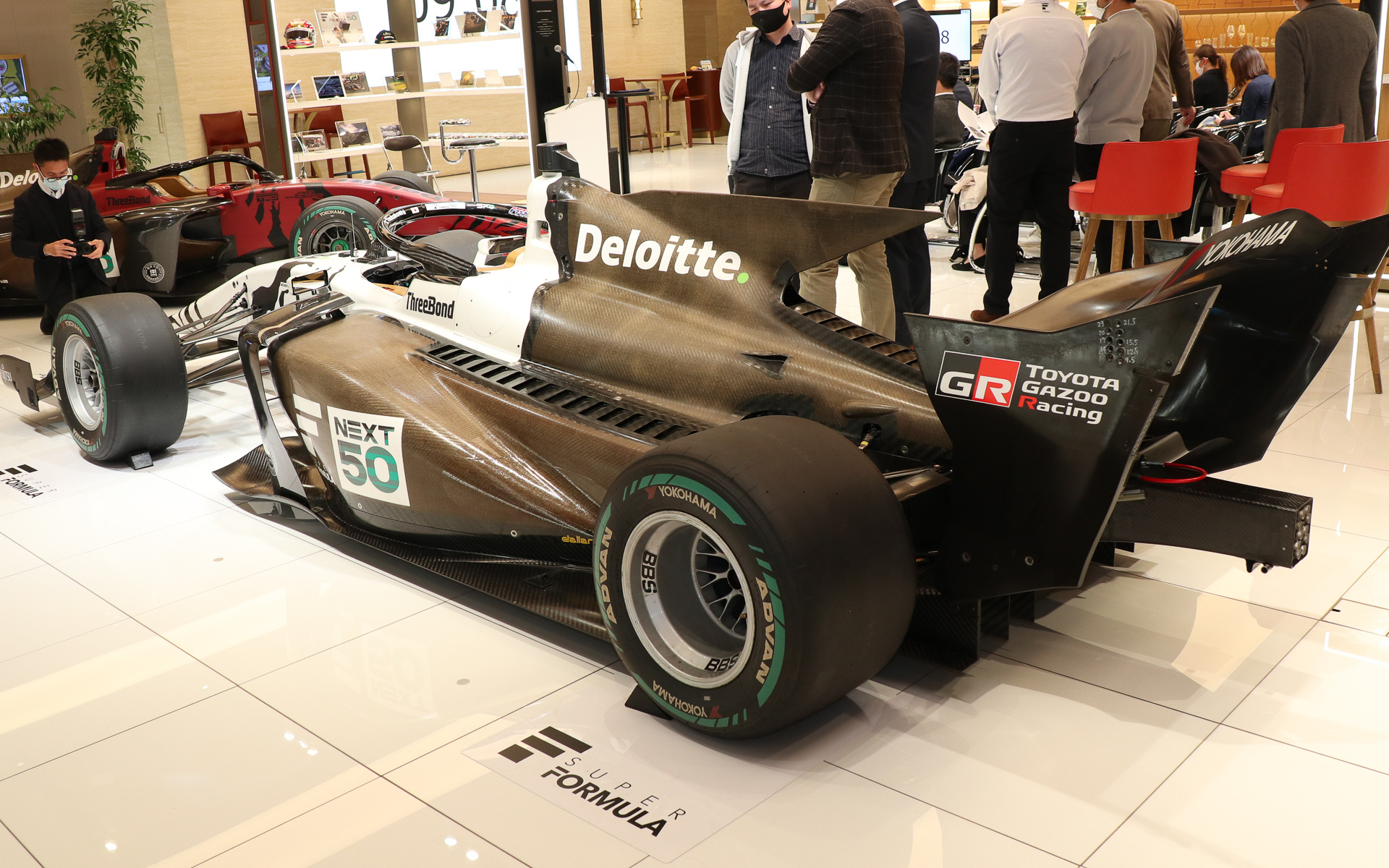 搭載するエンジンはこれまでと同じく「NRE」（Nippon Race Engine）と呼ばれる直列4気筒2.0リッター直噴ターボだが、「内燃機関でやっているレースとしてエンジンサウンドにもこだわった」と、耳でも楽しめるレースマシンに仕立てられている