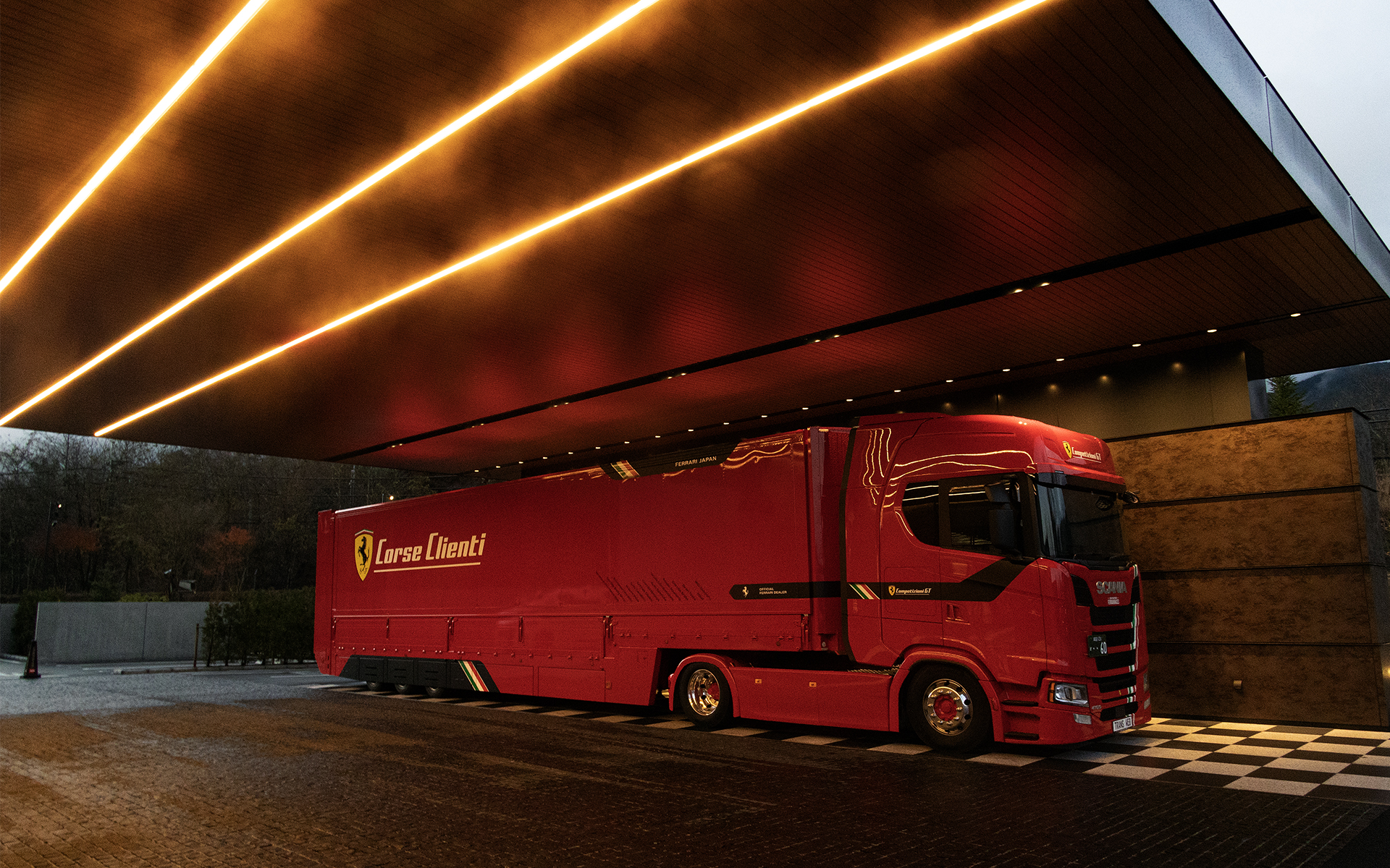 エントランスにはトランスポーターが止められていた