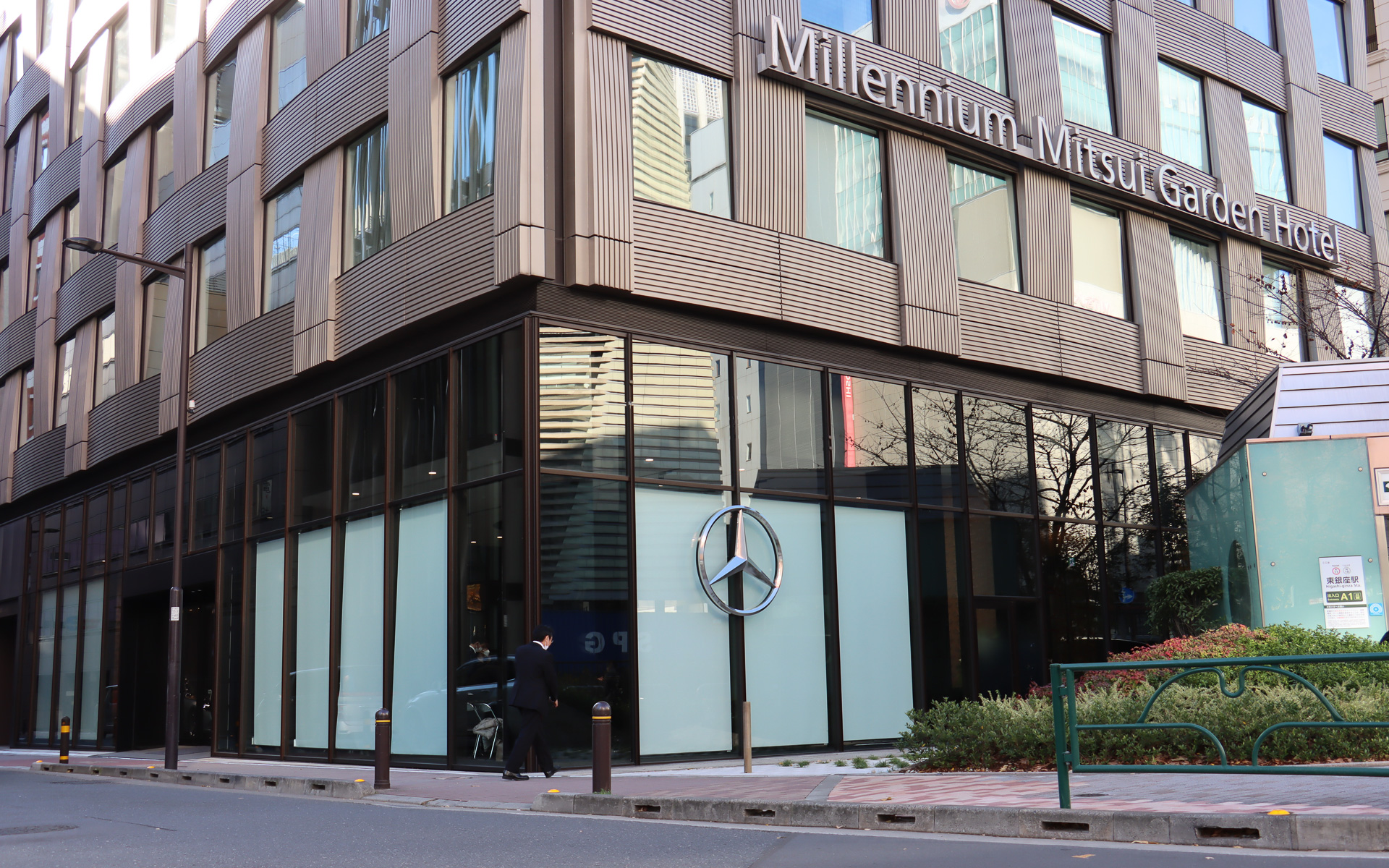 スターズ＠メルセデス・ベンツ銀座の店舗外観