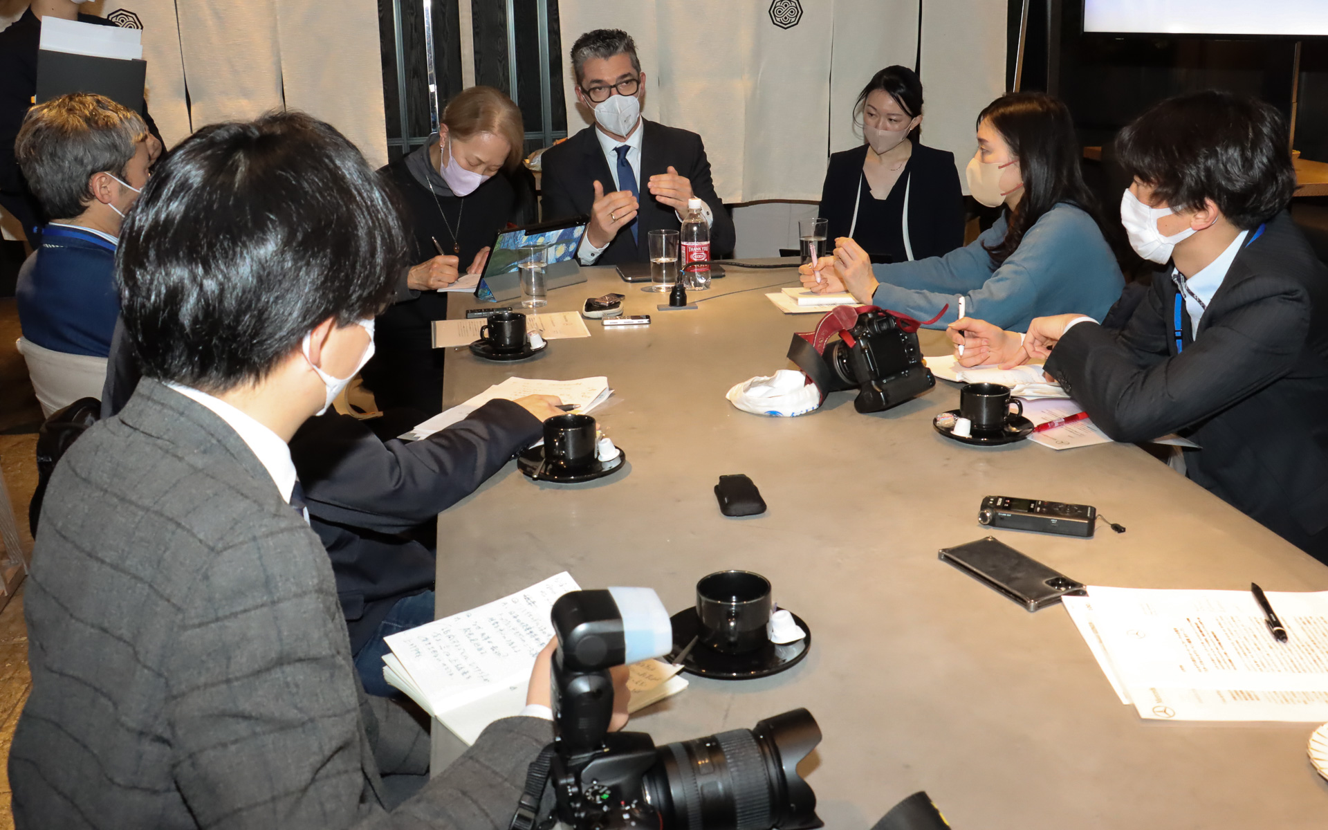 クネラー氏を囲んでのグループインタビューが実施された