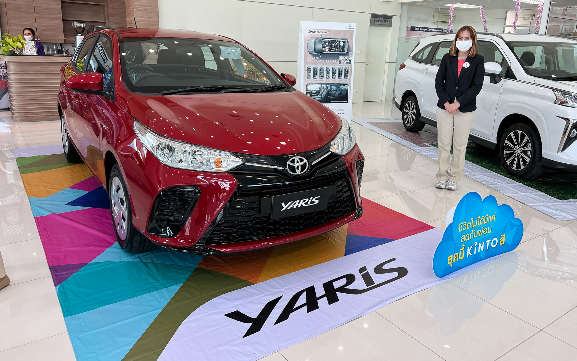 「ヤリス」の前には「KINTO」の文字が。タイでも新しい販売方法に取り組んでいる
