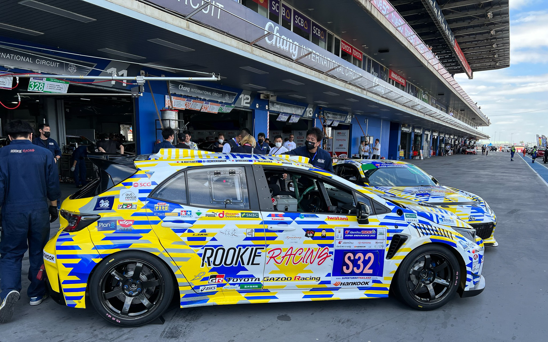 水素GRカローラと、カーボンニュートラル燃料のGR86（CNF GR86）