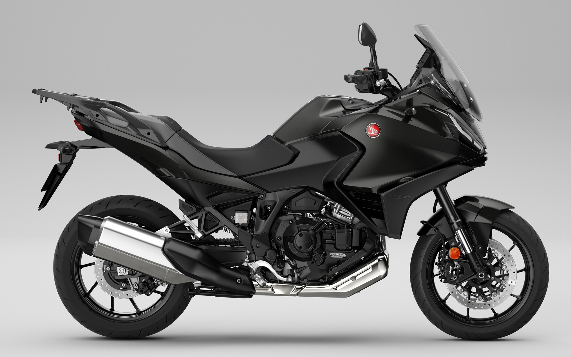 ガンメタルブラックメタリック