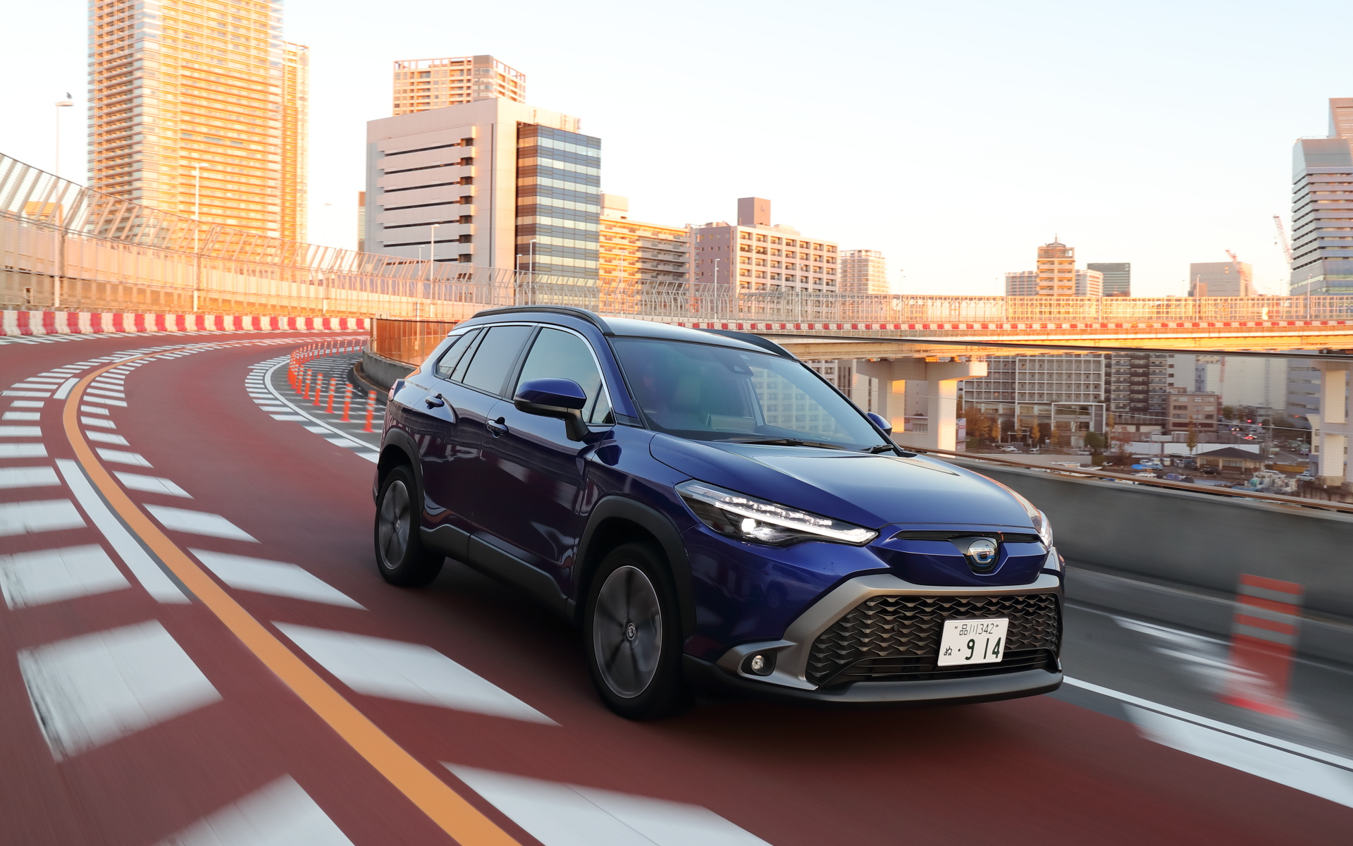 コーナーのRの大きさに関係なく小さい舵角でクルマがよく曲がるようになった