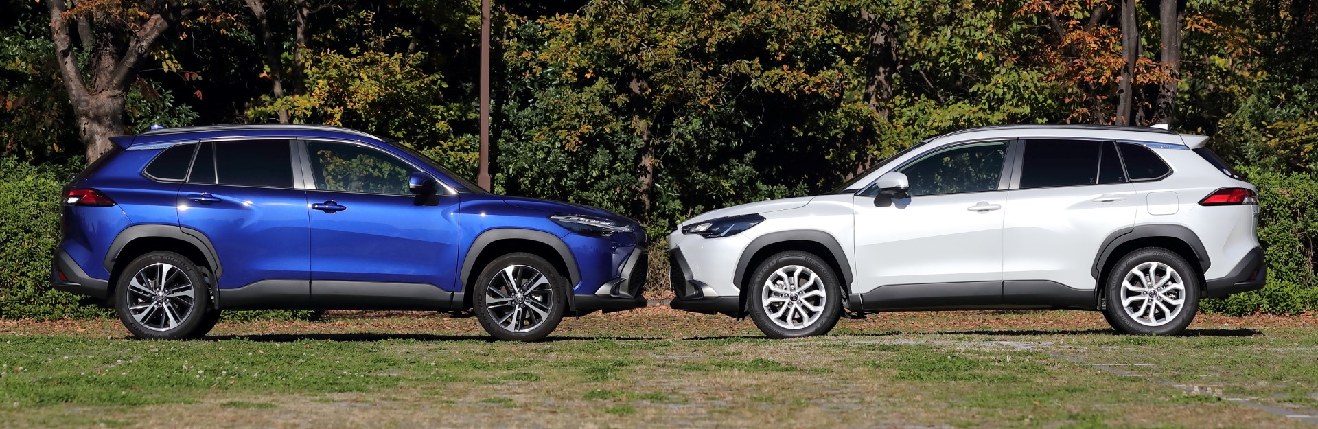 左がマルチロード装着車両、右はノーマルの状態