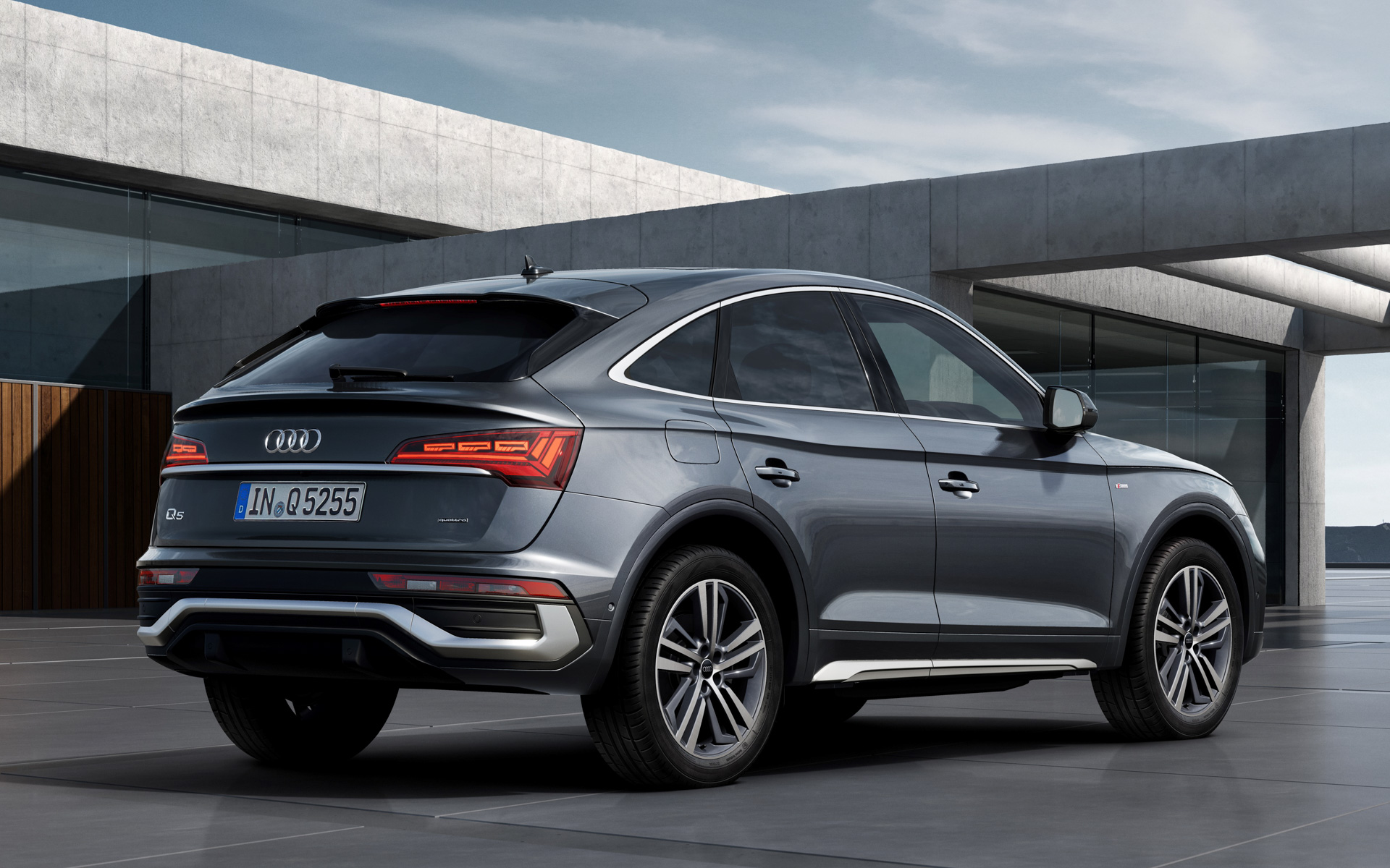 Q5 スポーツバック high style