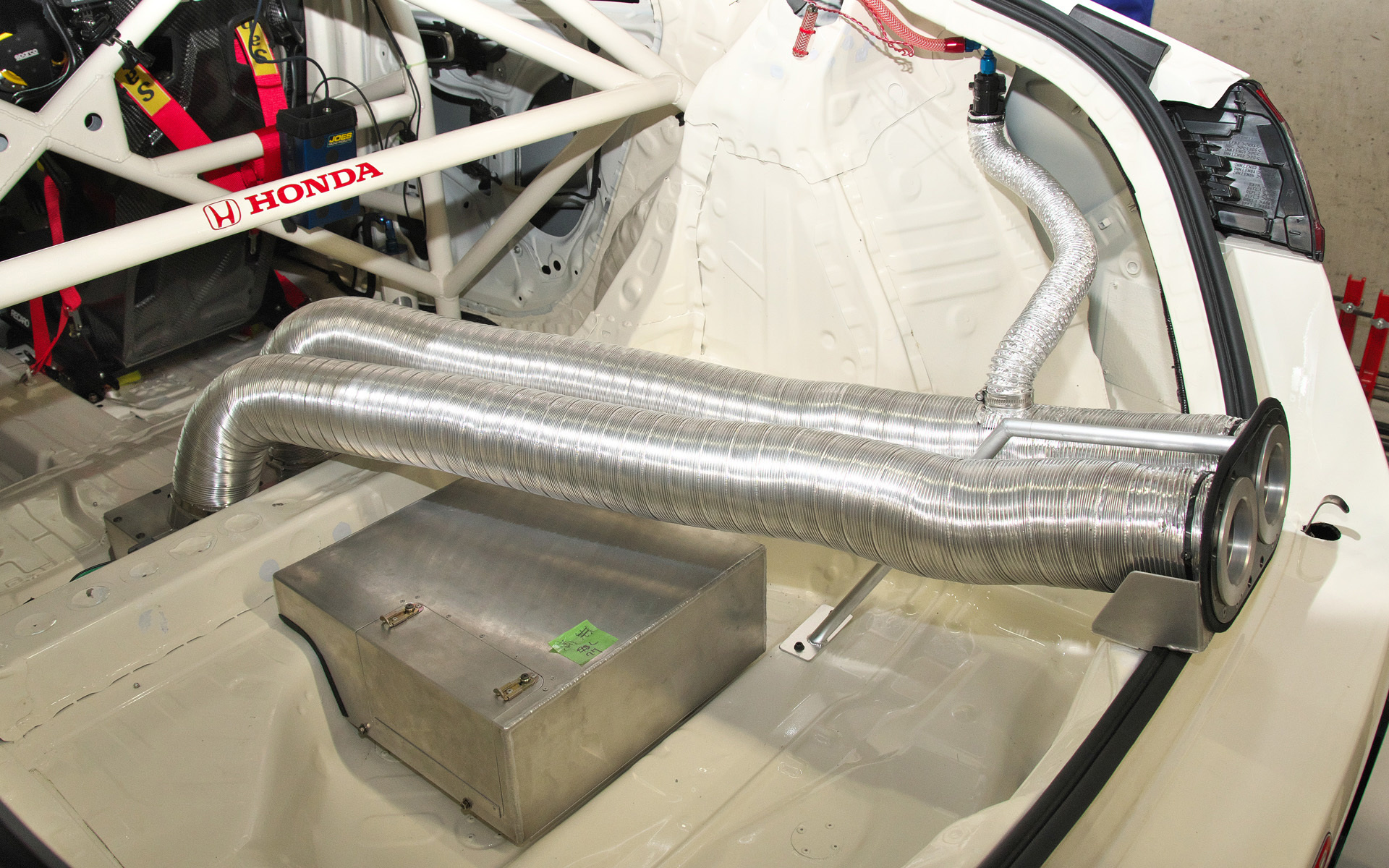 鈴鹿の最終戦に登場した新型レース車両