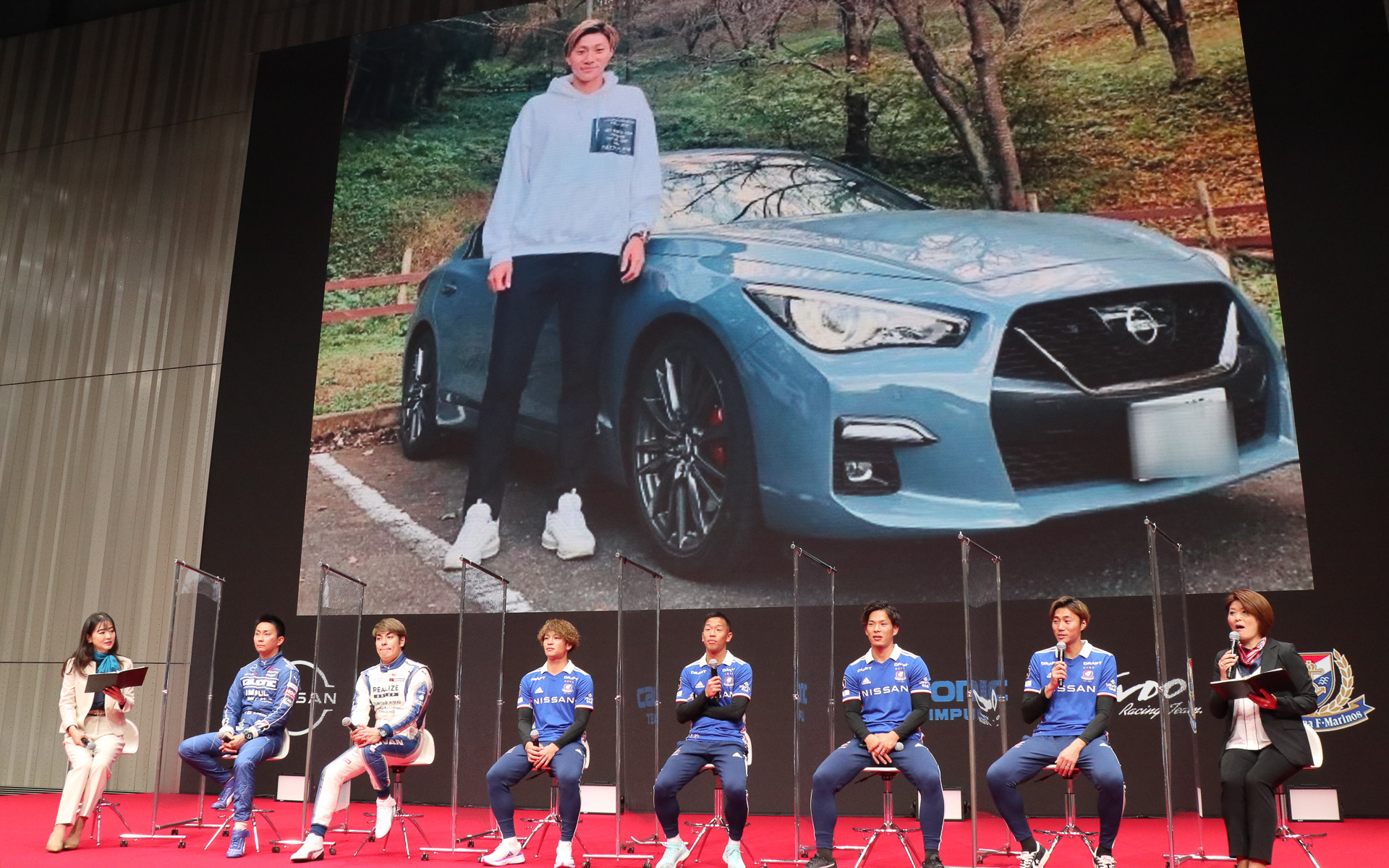 松原選手と愛車の「スカイライン 400R」