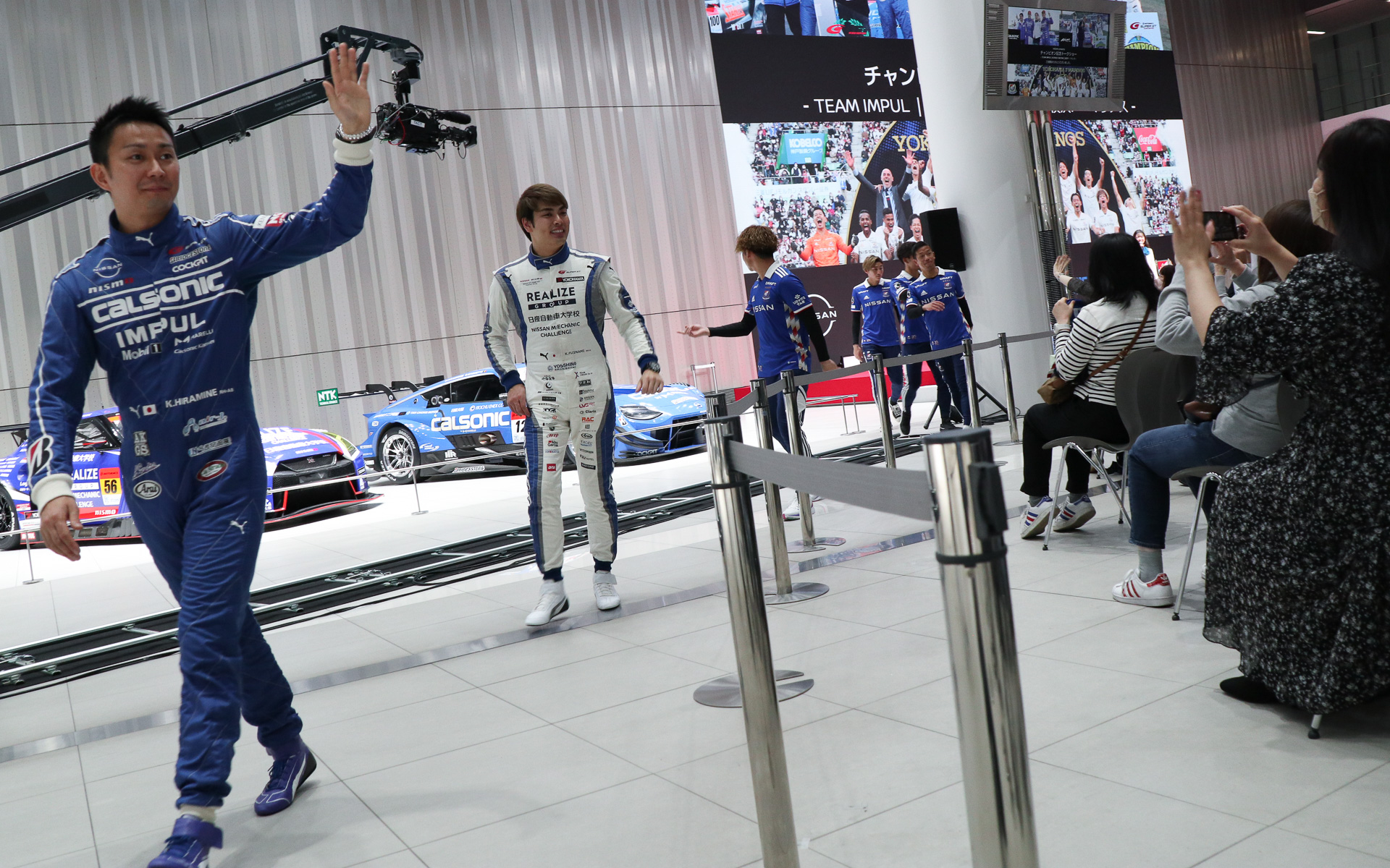 ゲスト出演した6選手は、観覧席の外周をぐるりと1周して会場をあとにした