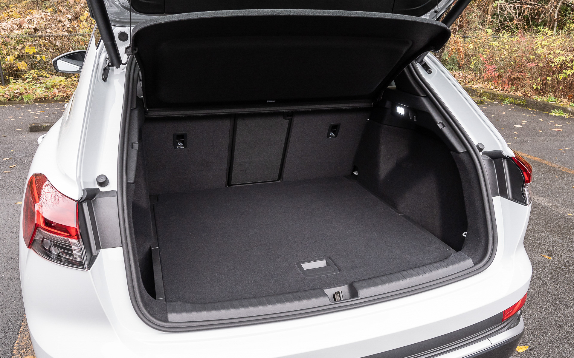 ラゲッジ容量は520Lを確保