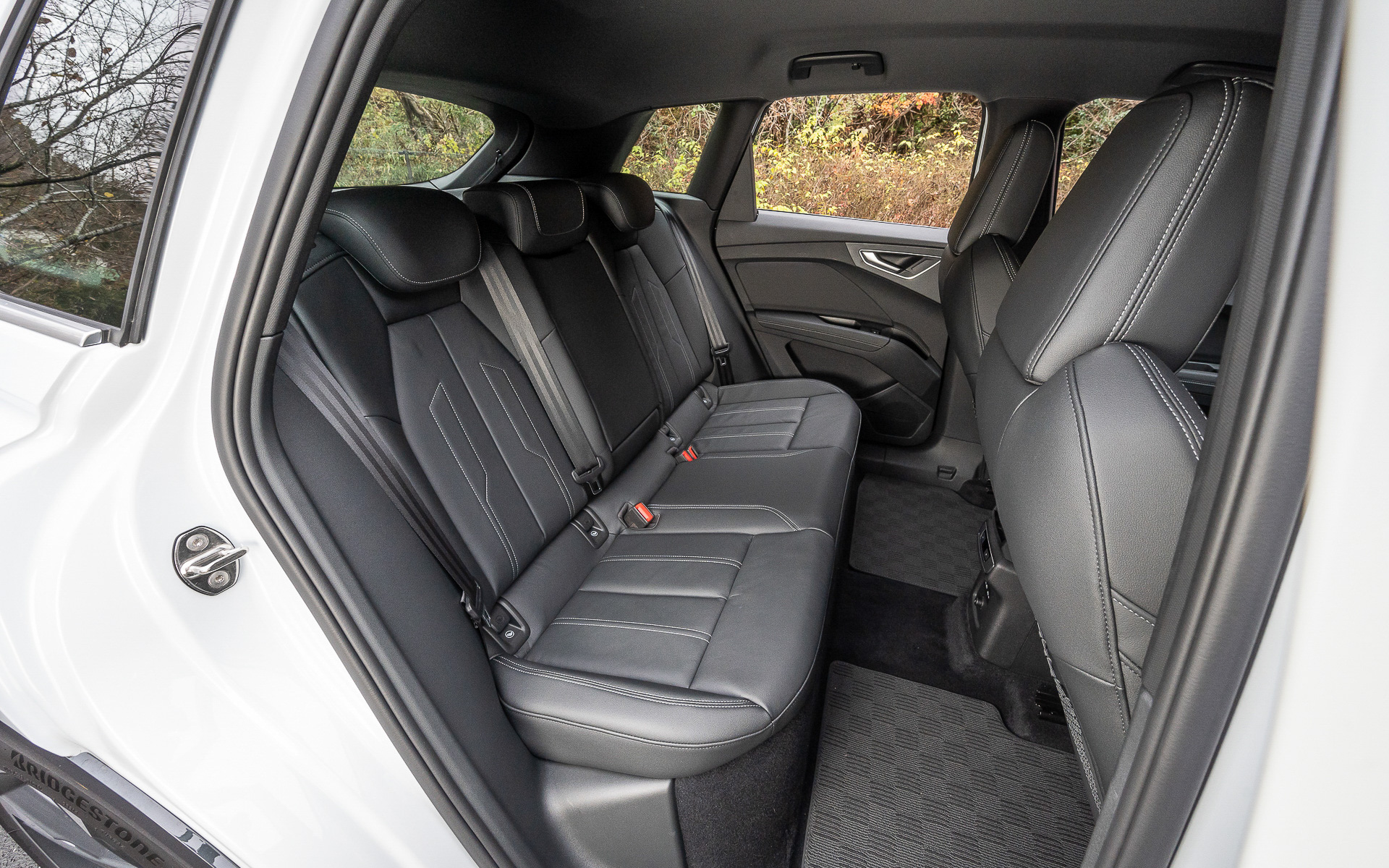 ラゲッジ容量は520Lを確保