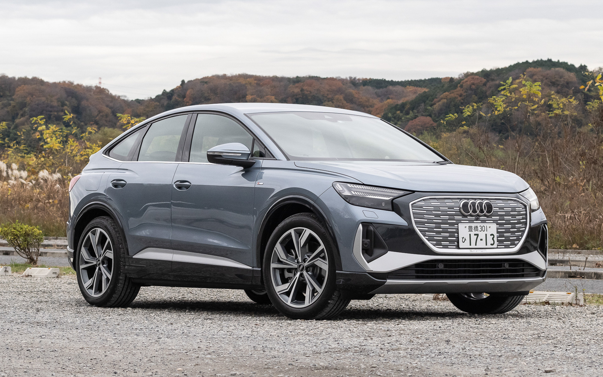 ボディタイプは存在感のあるフォルムのSUVとともに、スタイリッシュなクーペSUVのスポーツバックも設定