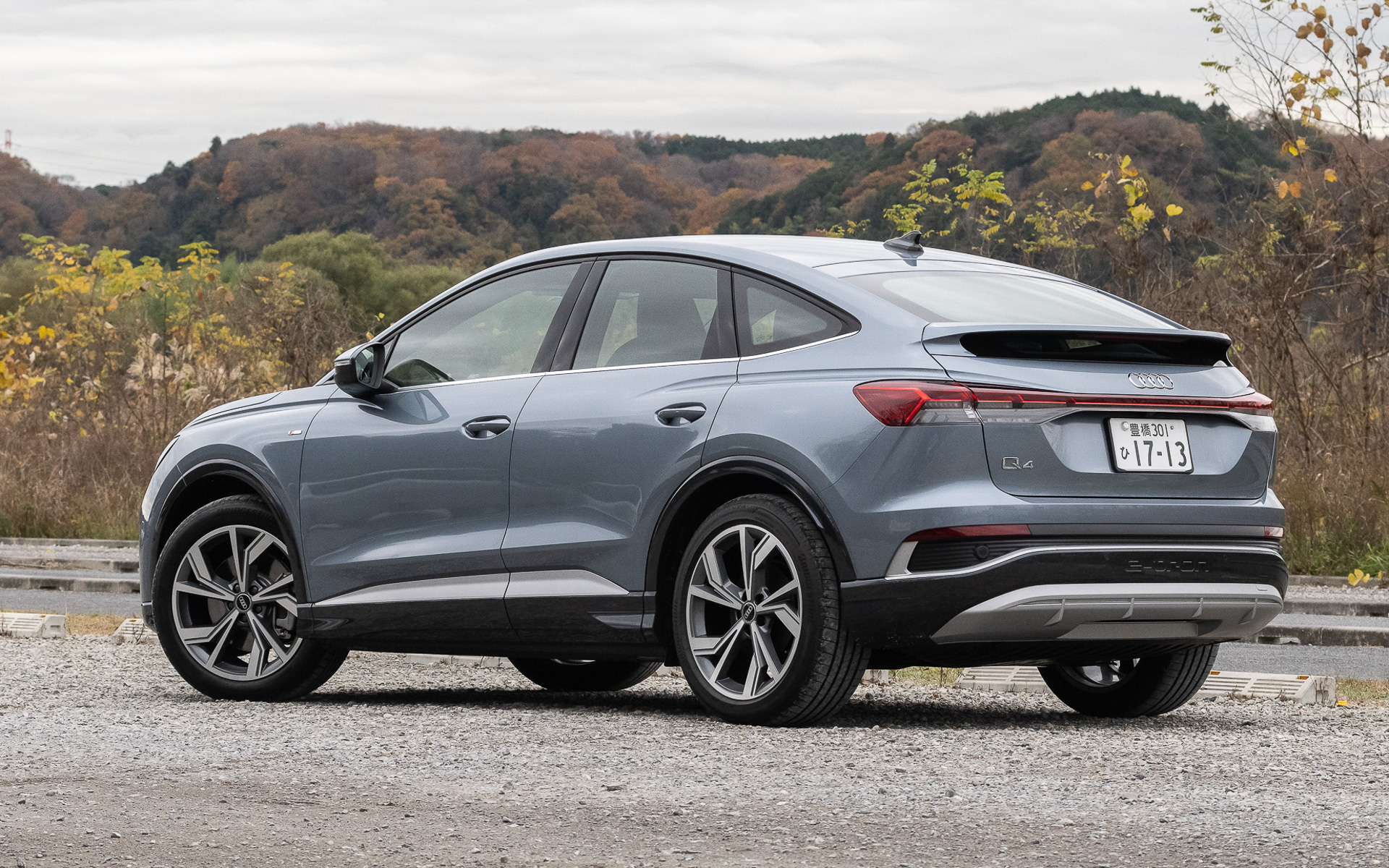 ボディタイプは存在感のあるフォルムのSUVとともに、スタイリッシュなクーペSUVのスポーツバックも設定