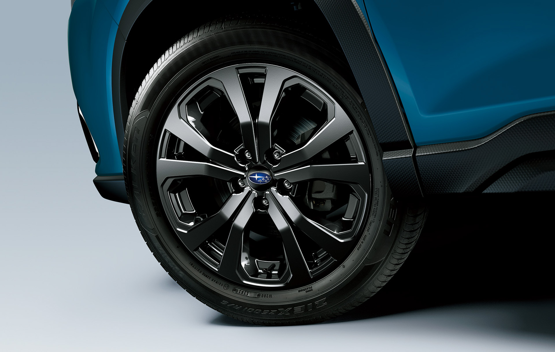 18インチアルミホイール（ダークメタリック塗装）