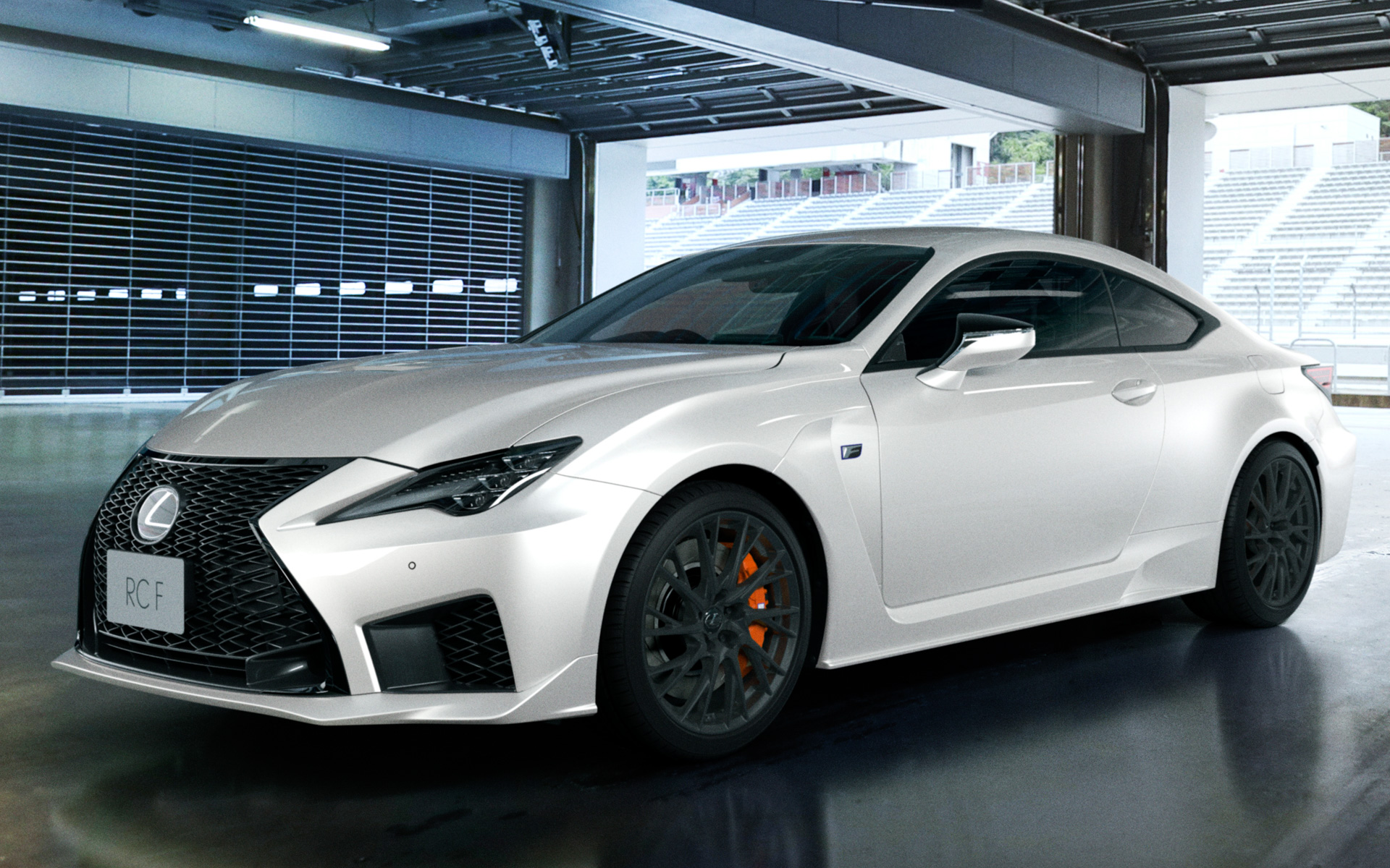 RC F（ホワイトノーヴァガラスフレーク）＜オプション装着車＞